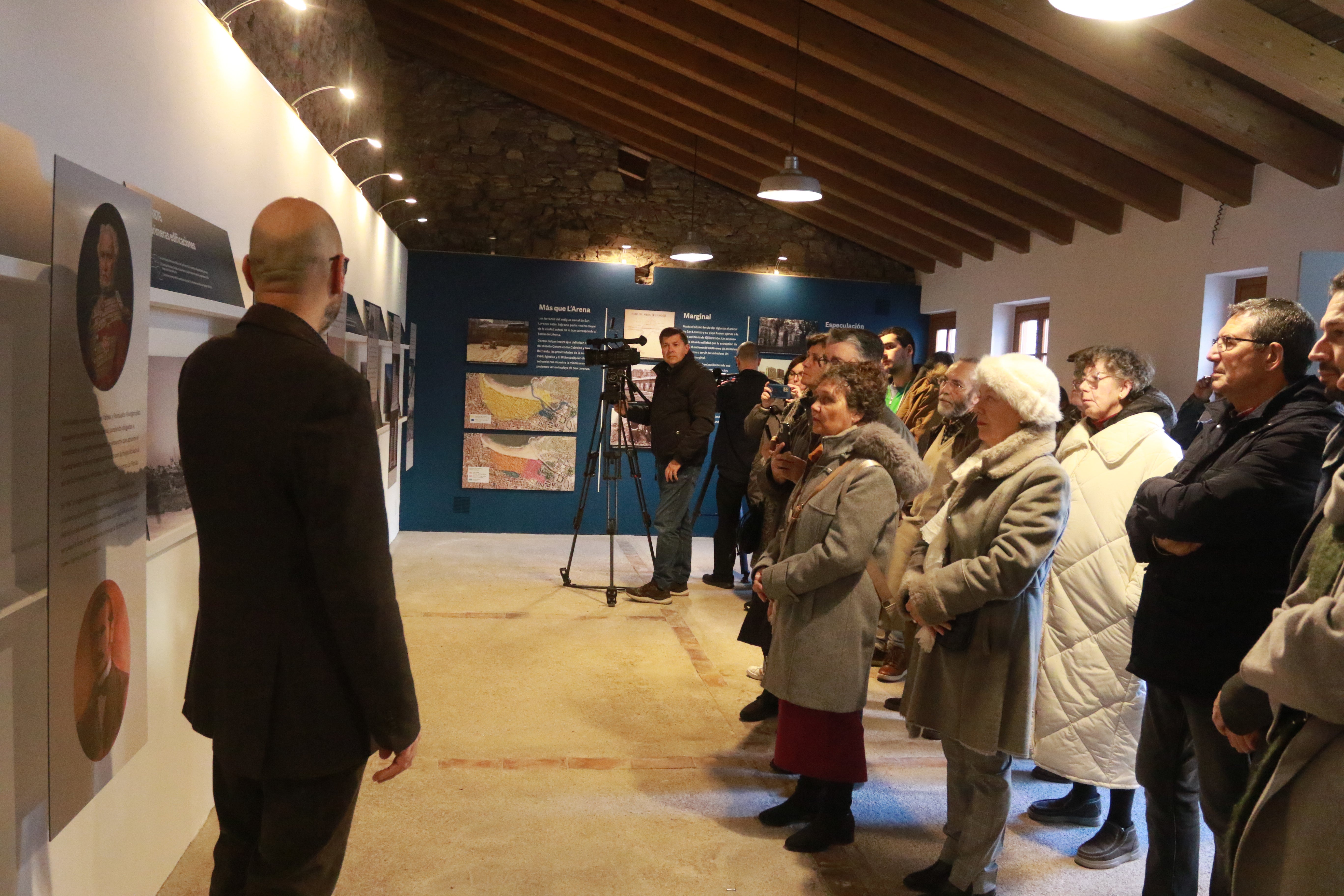 Inauguración de la exposición 'Del arenal de San Lorenzo al barrio de L'Arena', este jueves, en el Museo de la Ciudadela de Celestino Solar.