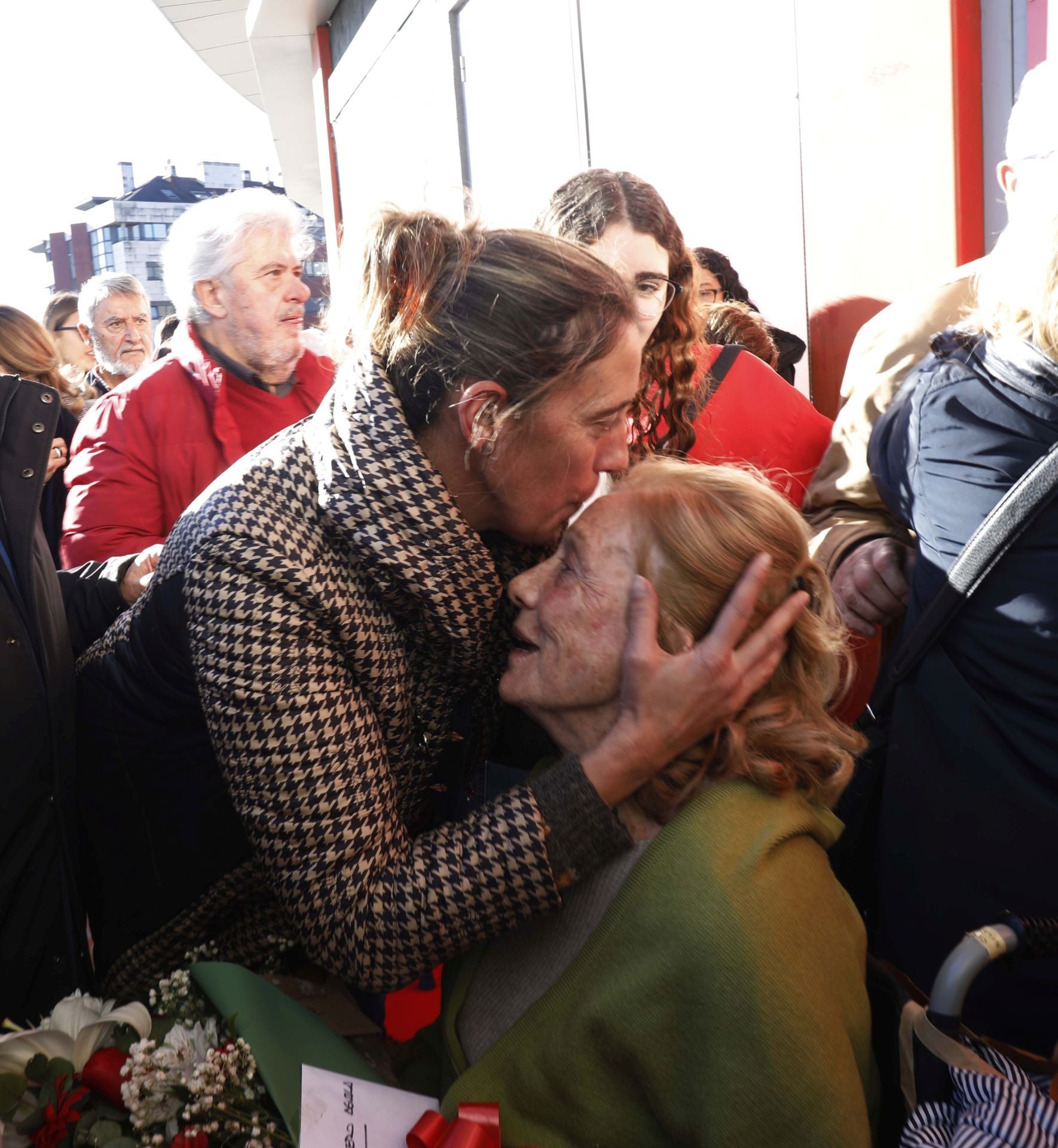 La puerta 11 de El Molinón ya lleva el nombre de Enzo Ferrero