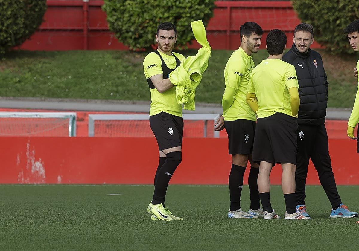 Víctor Campuzano, al inicio de la sesión de ayer.