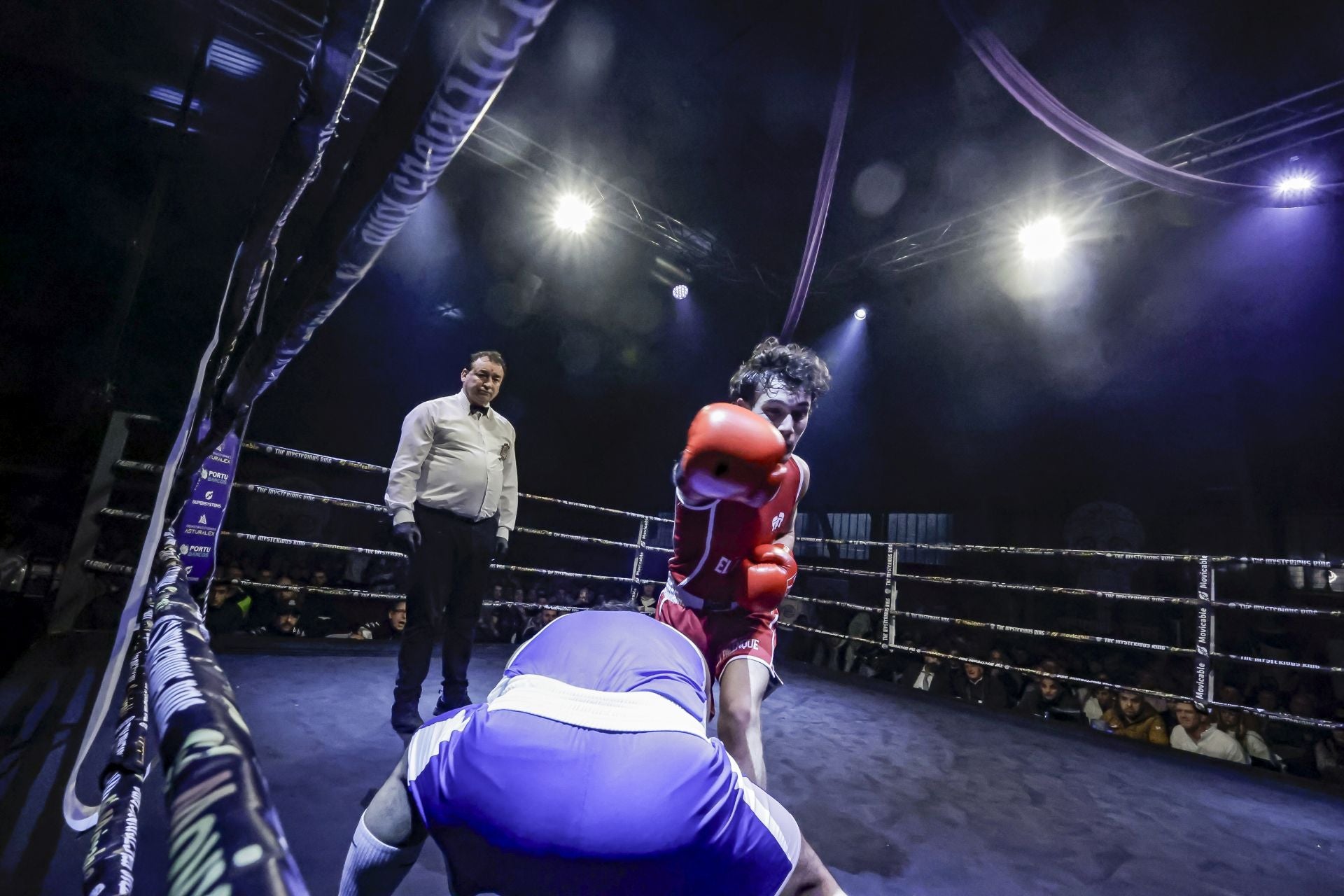 Las mejores fotos de los combates de boxeo de élite en Castrillón