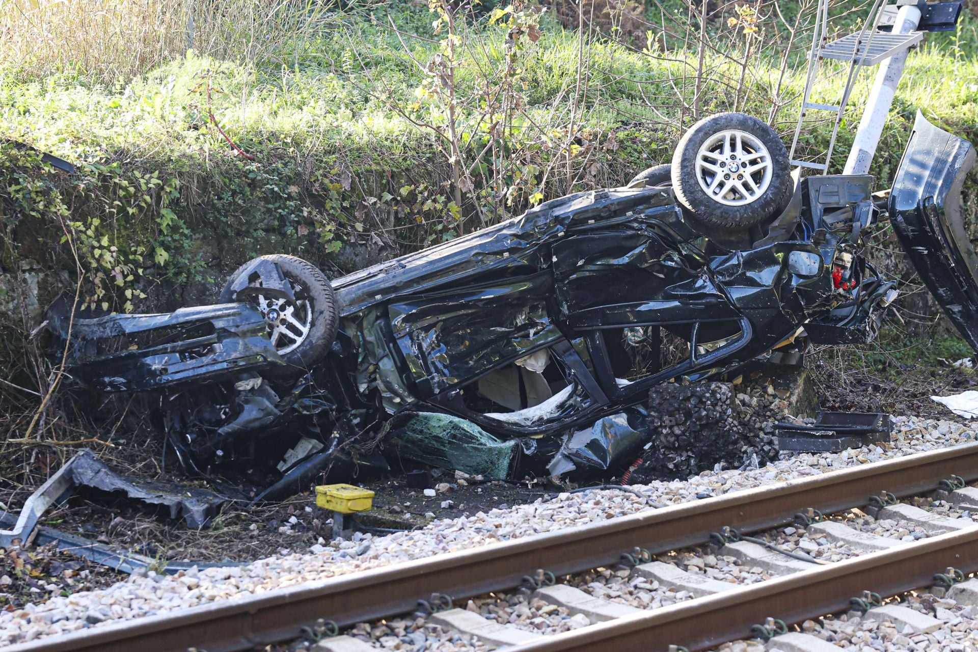 Trágico accidente en Langreo: muere un conductor arrollado por un tren