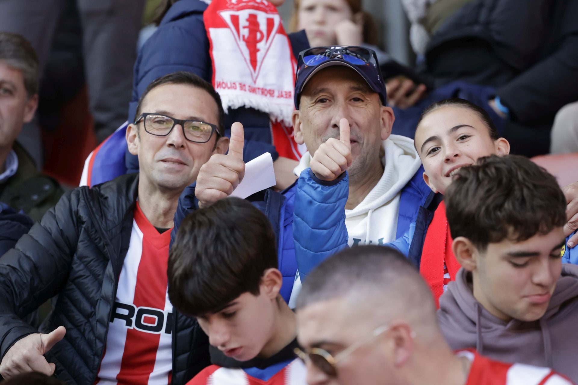 ¿Estuviste en el Sporting de Gijón - Racing de Ferrol? ¡Búscate en las fotos!