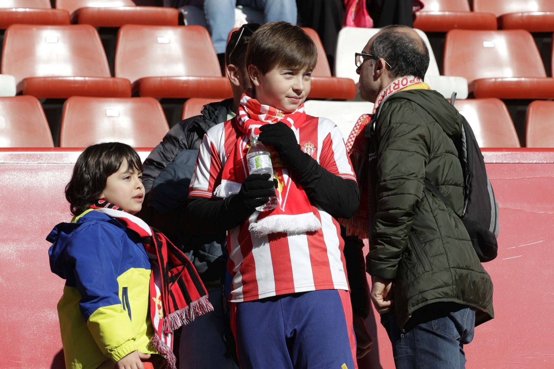 ¿Estuviste en el Sporting de Gijón - Racing de Ferrol? ¡Búscate en las fotos!