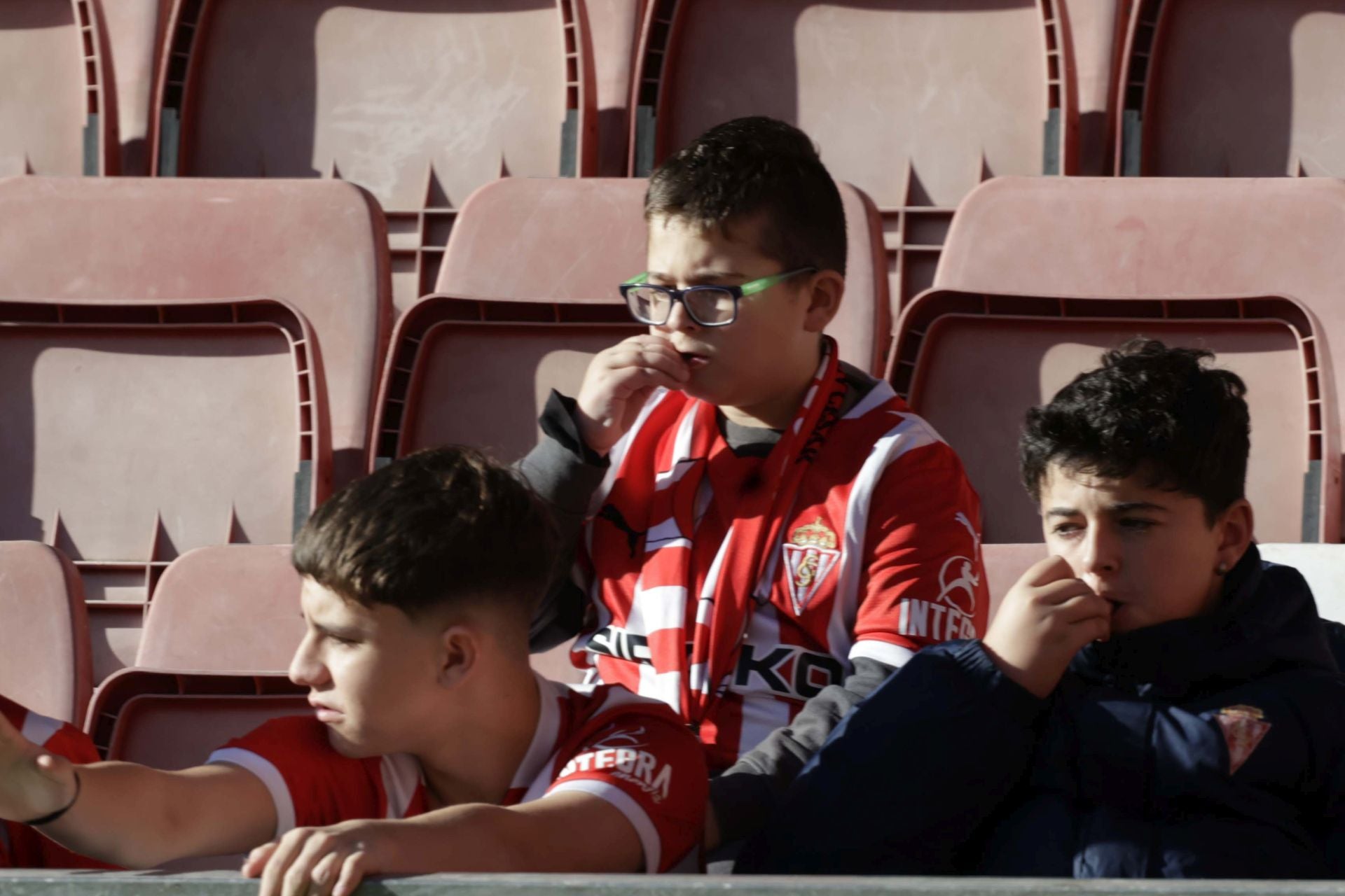 ¿Estuviste en el Sporting de Gijón - Racing de Ferrol? ¡Búscate en las fotos!