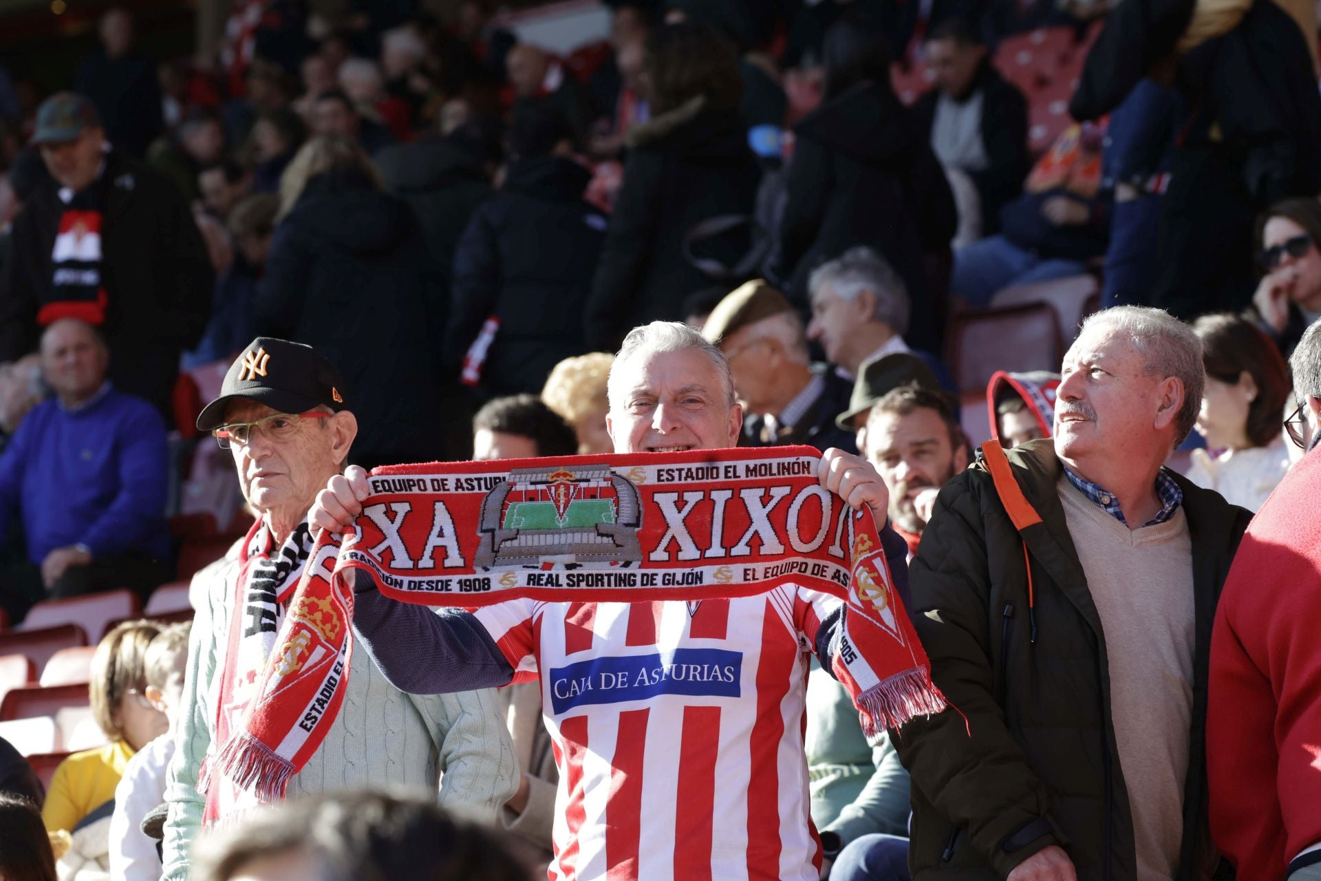 ¿Estuviste en el Sporting de Gijón - Racing de Ferrol? ¡Búscate en las fotos!