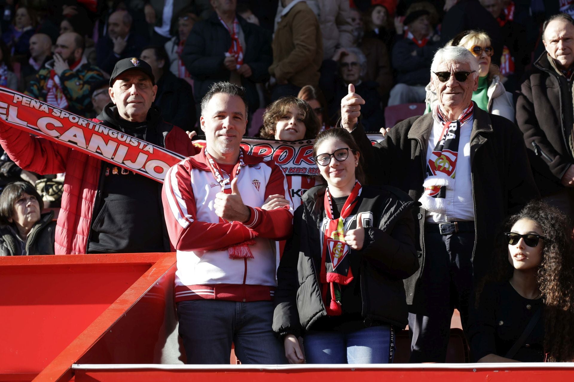 ¿Estuviste en el Sporting de Gijón - Racing de Ferrol? ¡Búscate en las fotos!