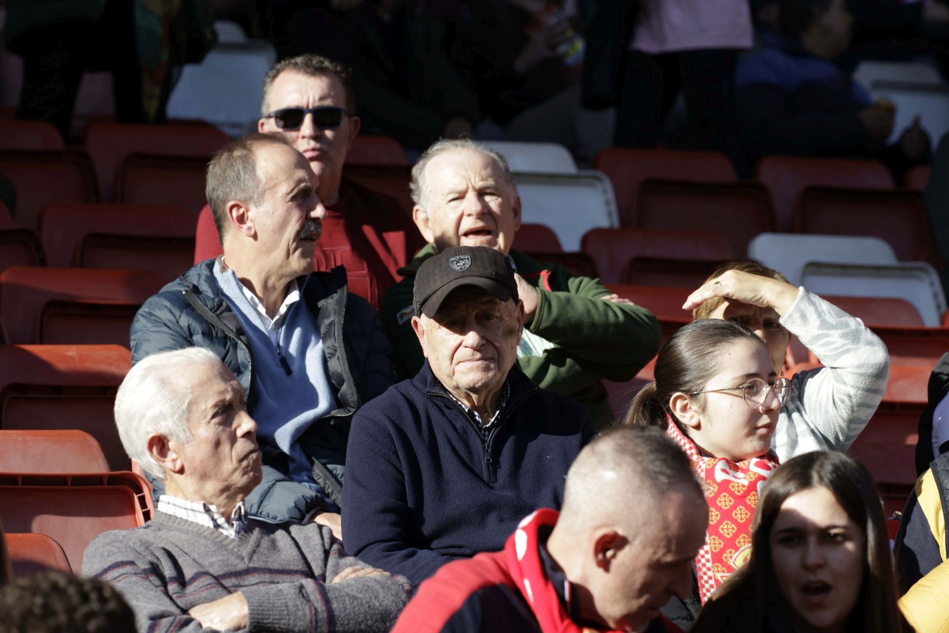 ¿Estuviste en el Sporting de Gijón - Racing de Ferrol? ¡Búscate en las fotos!