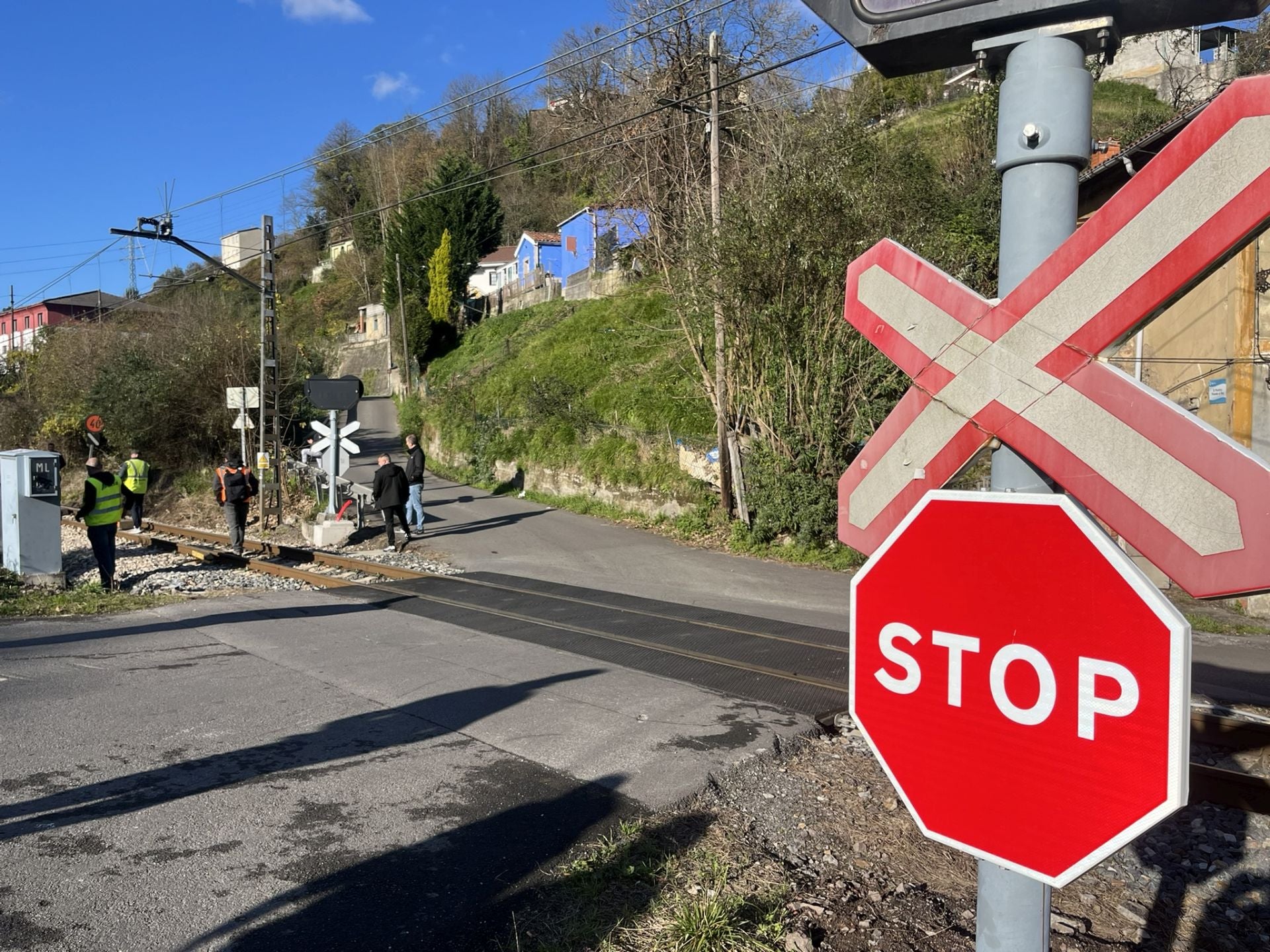 Trágico accidente en Langreo: muere un conductor arrollado por un tren