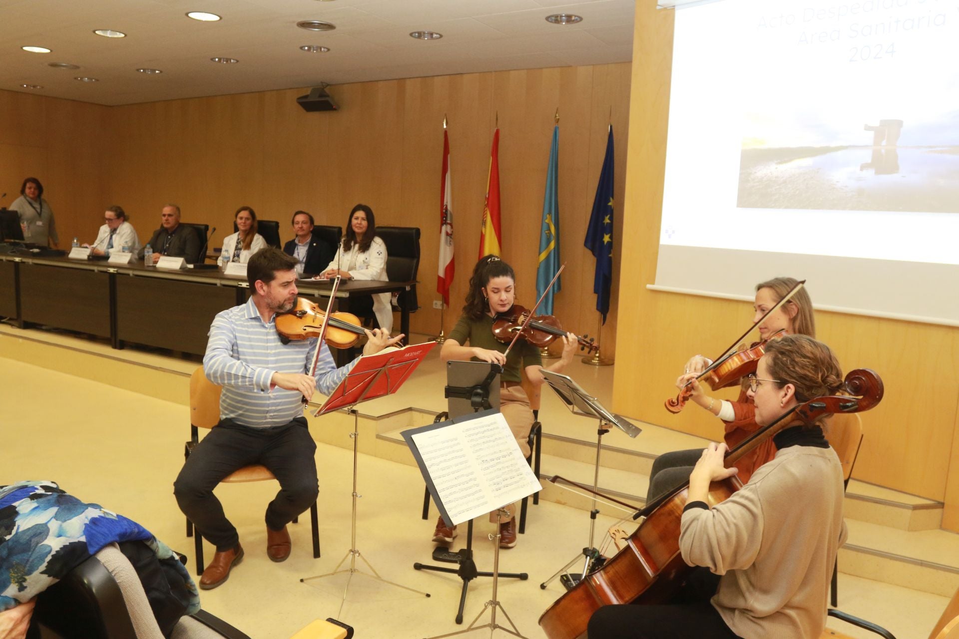 Homenaje a los profesionales del Área Sanitaria V que se jubilan