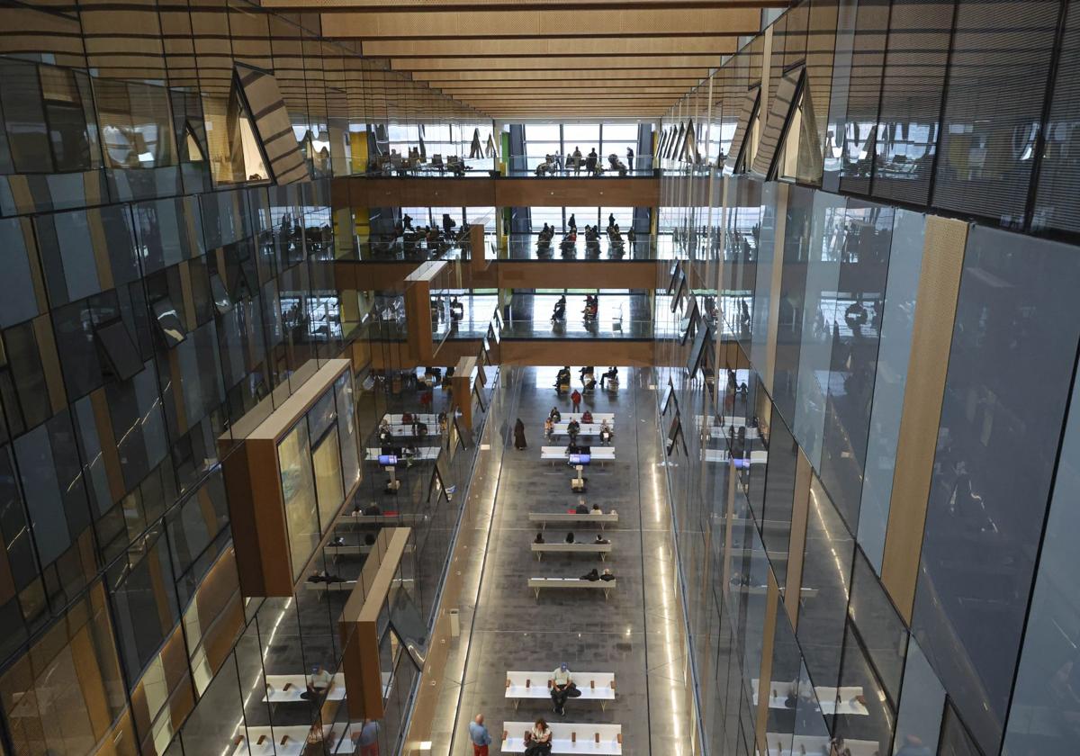 El interior del Hospital Universitario Central de Asturias (HUCA).