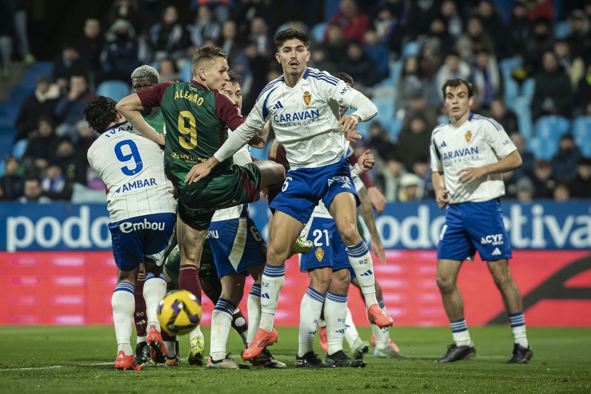 Las mejores imágenes del Real Zaragoza - Real Oviedo