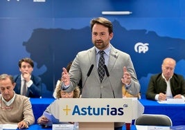 Álvaro Queipo interviene en el comité ejecutivo del PP de Asturias que autorizó ayer el congreso de Gijón.