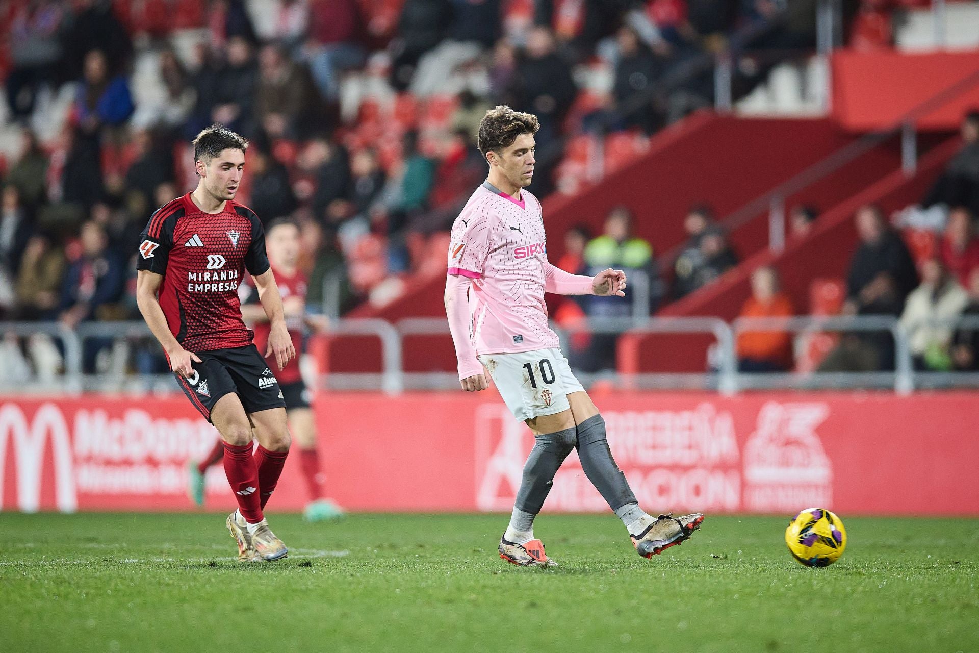 Las mejores imágenes del Mirandés 1 - 1 Sporting de Gijón