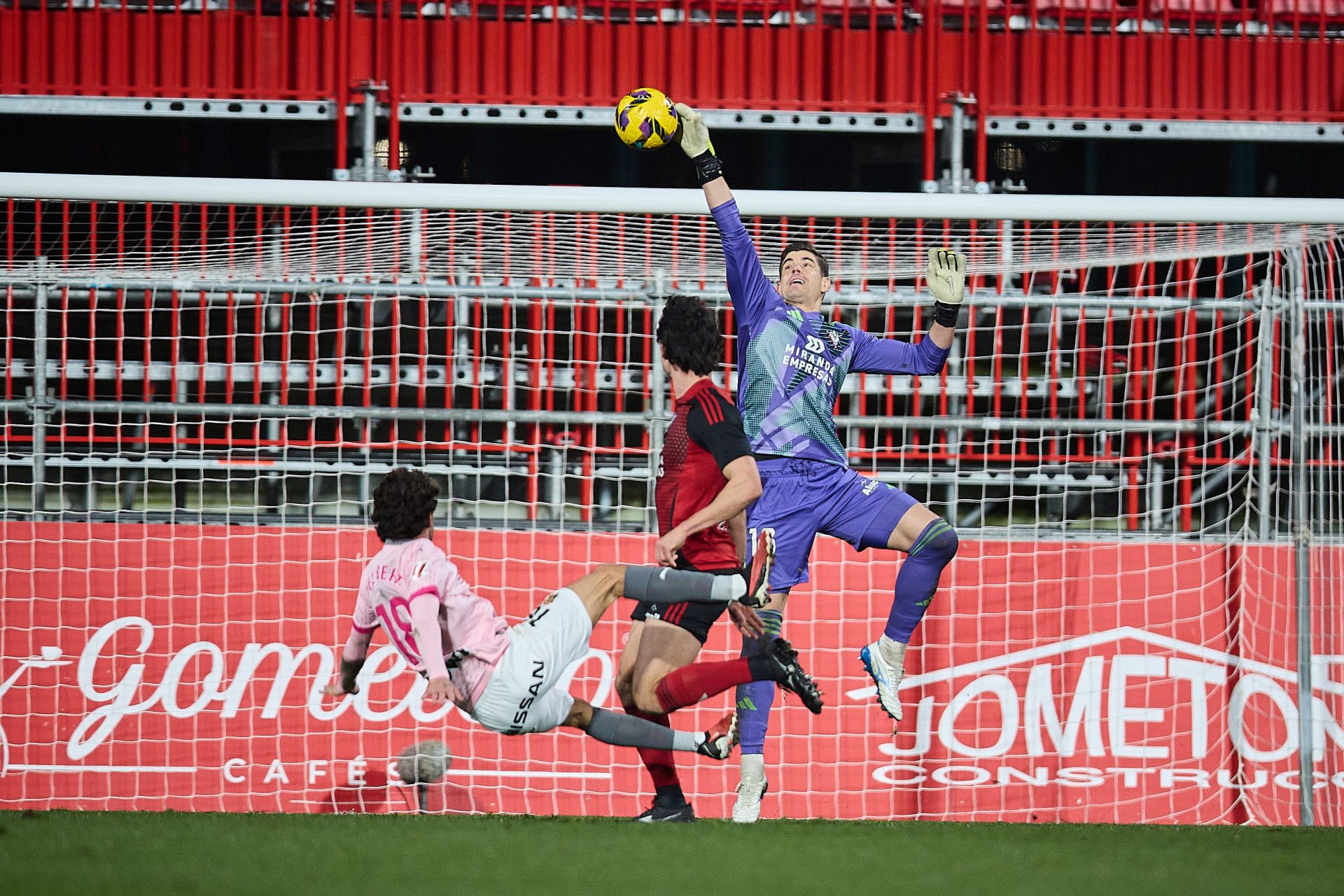 Las mejores imágenes del Mirandés 1 - 1 Sporting de Gijón