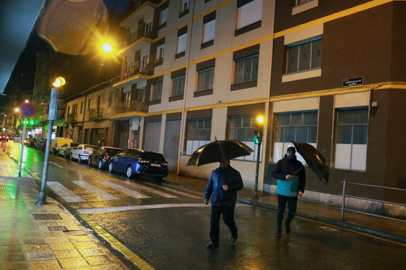 La mierense calle Leopoldo Alas Clarín, que será renovada.