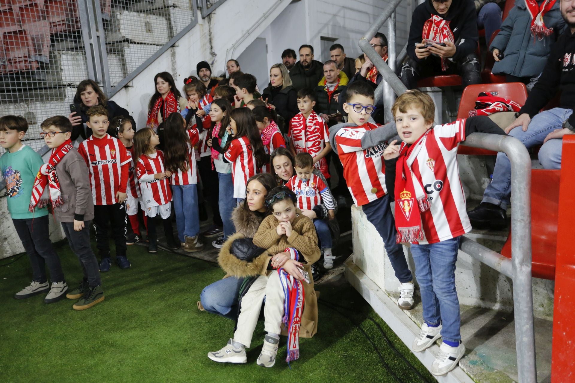 ¿Estuviste en el Sporting - Málaga? ¡Búscate!