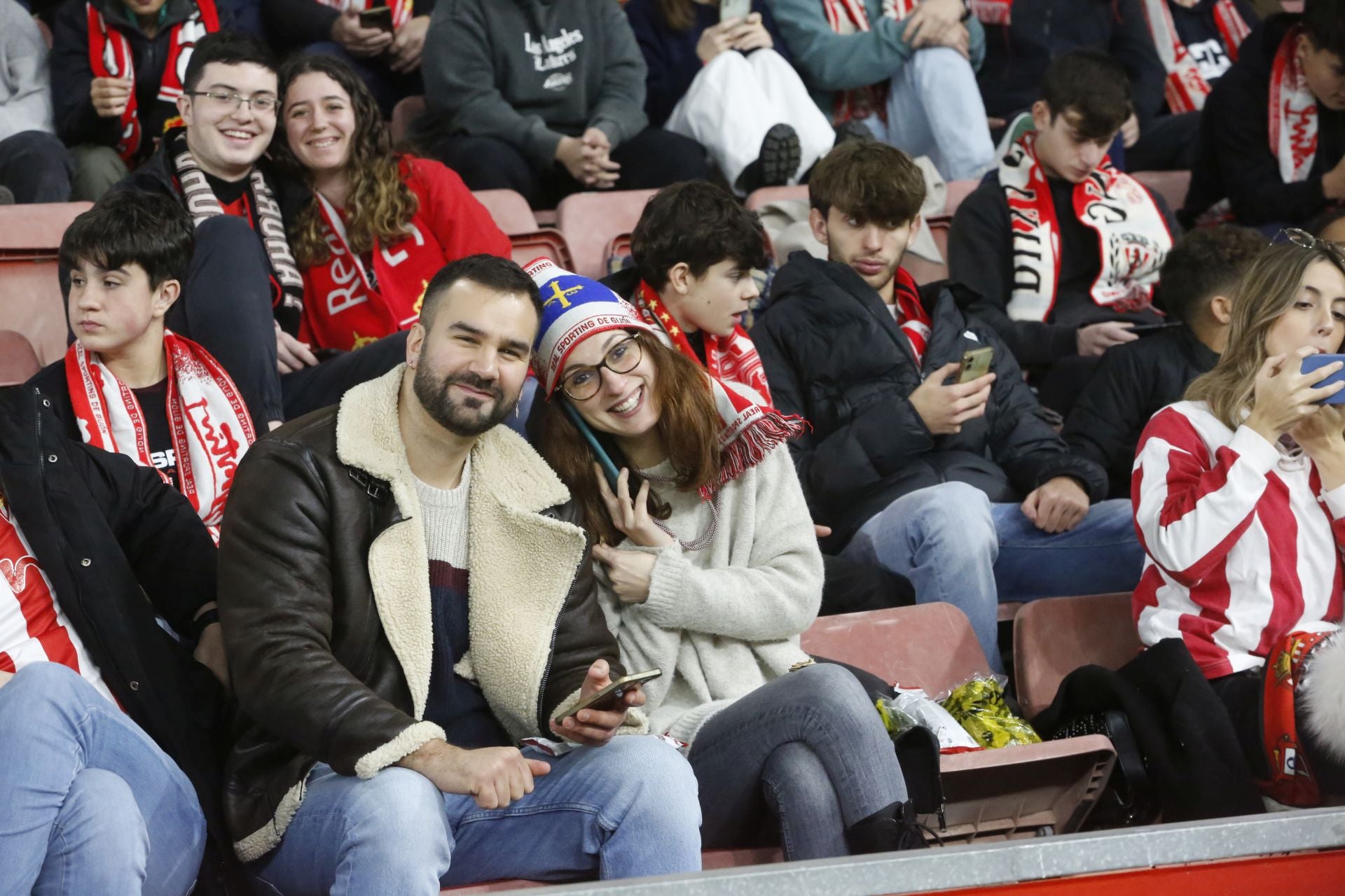 ¿Estuviste en el Sporting - Málaga? ¡Búscate!