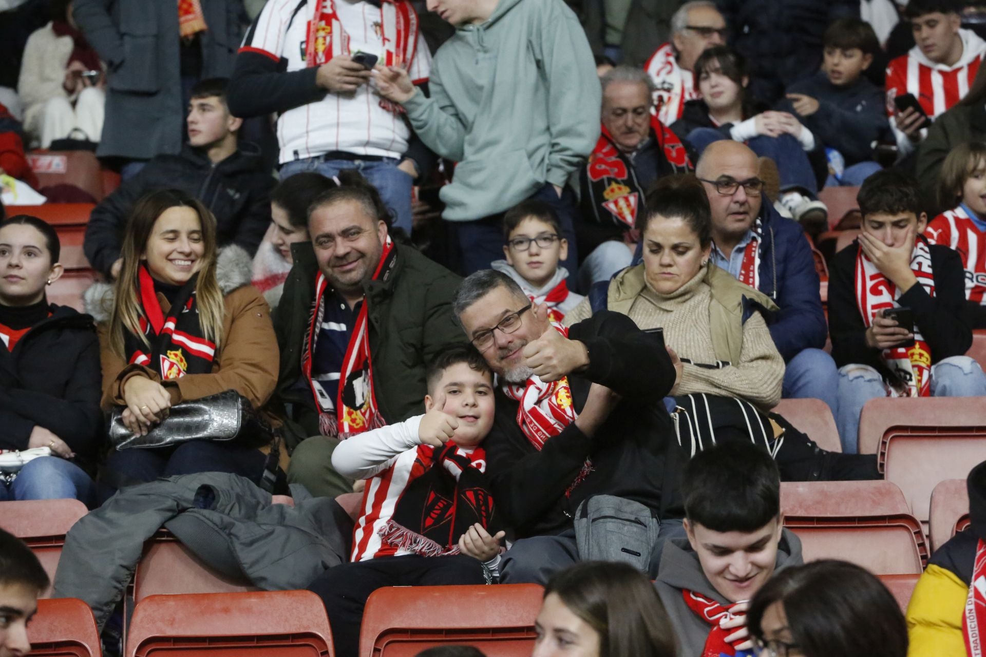 ¿Estuviste en el Sporting - Málaga? ¡Búscate!