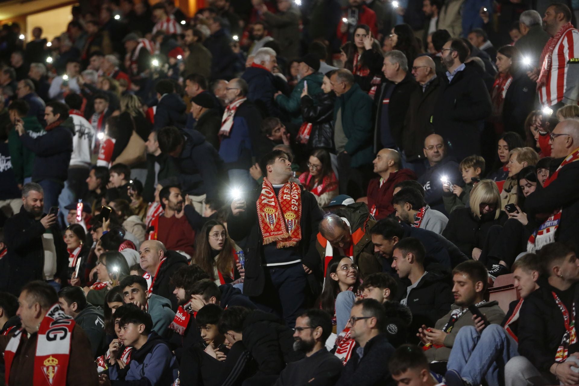 ¿Estuviste en el Sporting - Málaga? ¡Búscate!