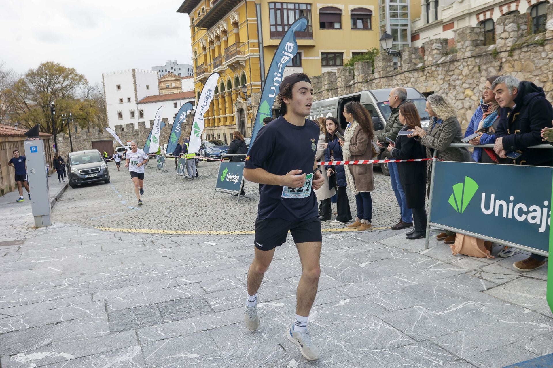 La carrera entre el club de Tenis y el club de Regatas de Gijón, en imágenes