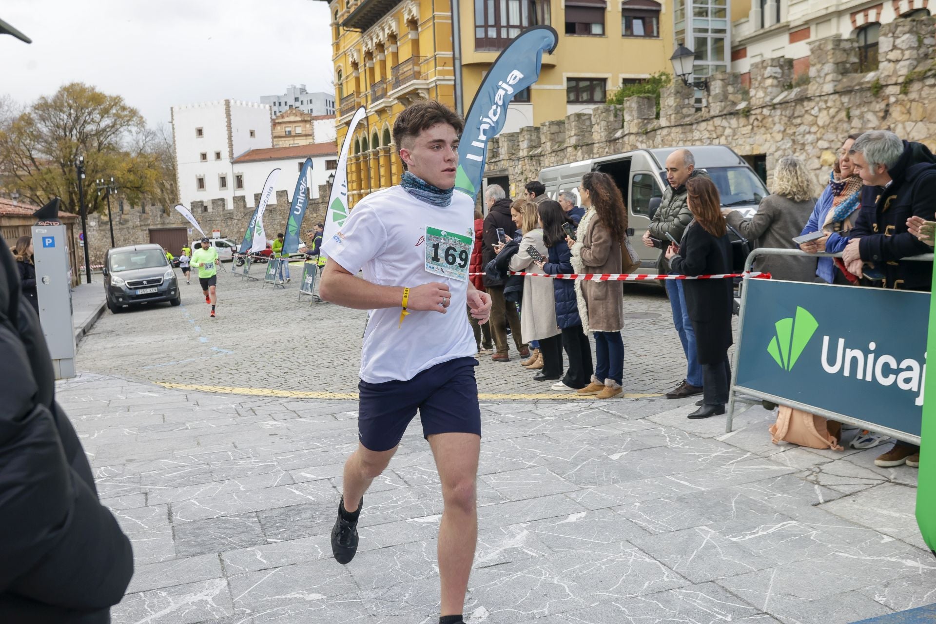 La carrera entre el club de Tenis y el club de Regatas de Gijón, en imágenes