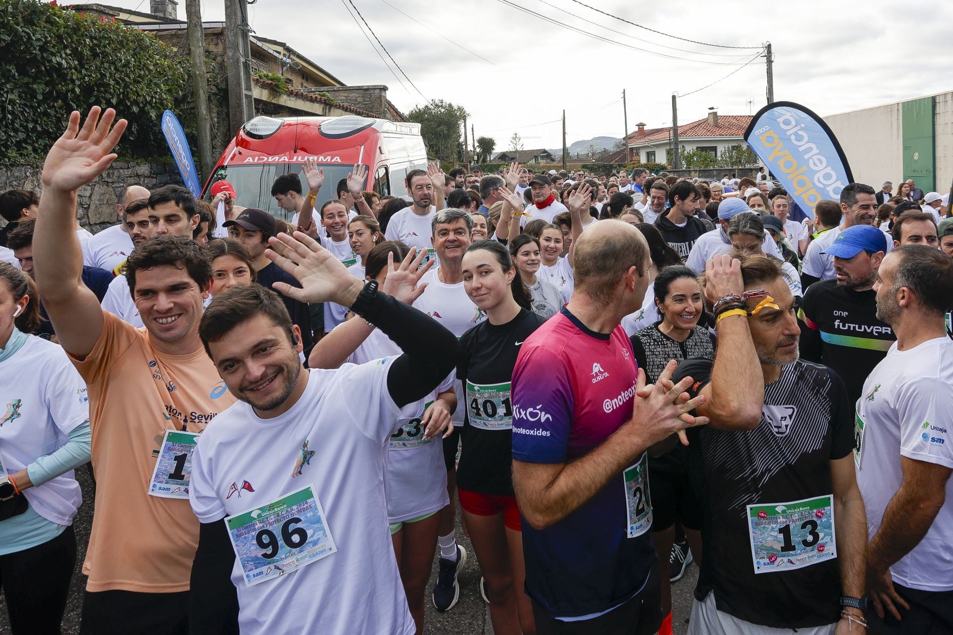 La carrera entre el club de Tenis y el club de Regatas de Gijón, en imágenes