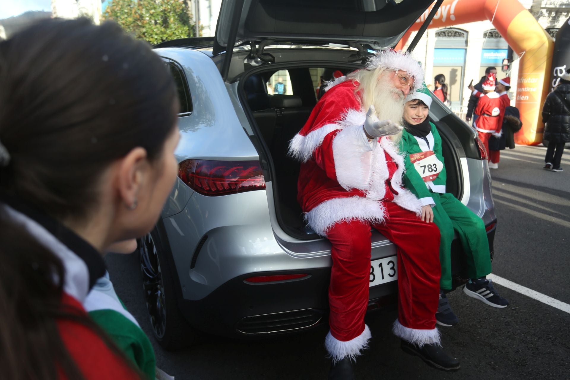 Las imágenes de la Carrera de Papá Noel en Oviedo