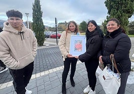 Familiares de Leónidas Laborde Escobar, asesinado el viernes en Oviedo.