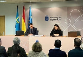 Guillermo Peláez y Encarnación Vicente durante la rueda de prensa.