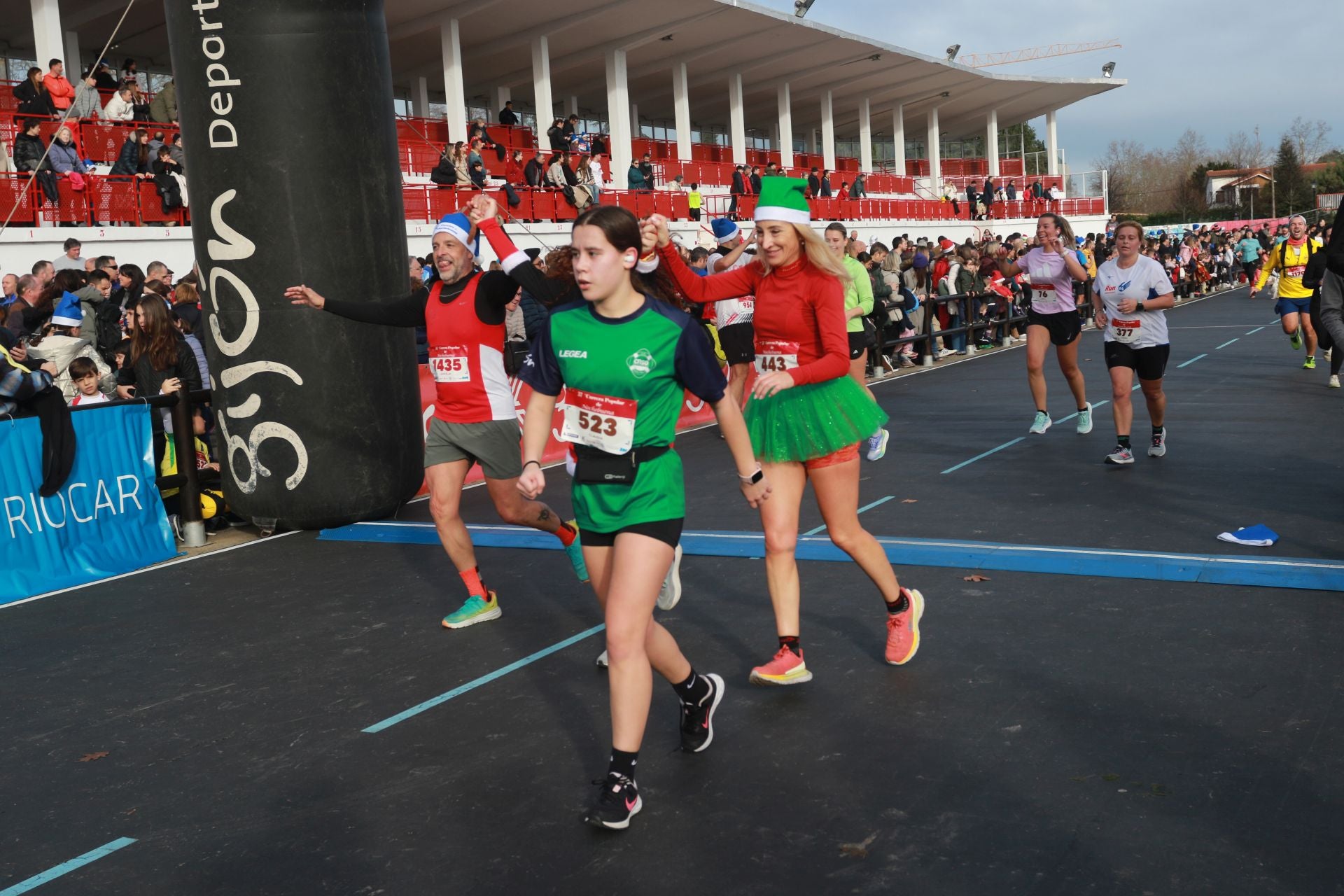 Una carrera mañanera para empezar la Nochebuena en Gijón