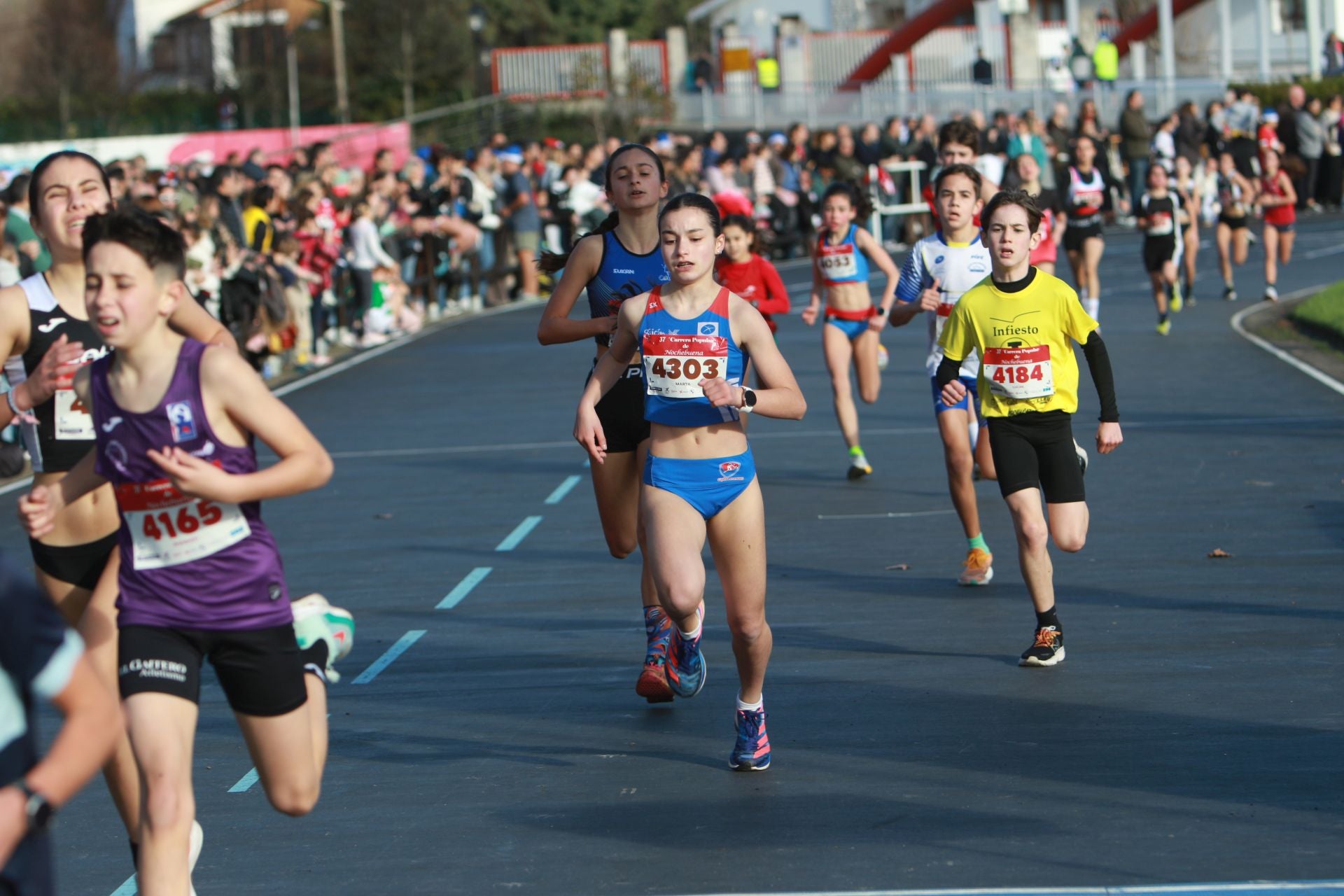 Una carrera mañanera para empezar la Nochebuena en Gijón