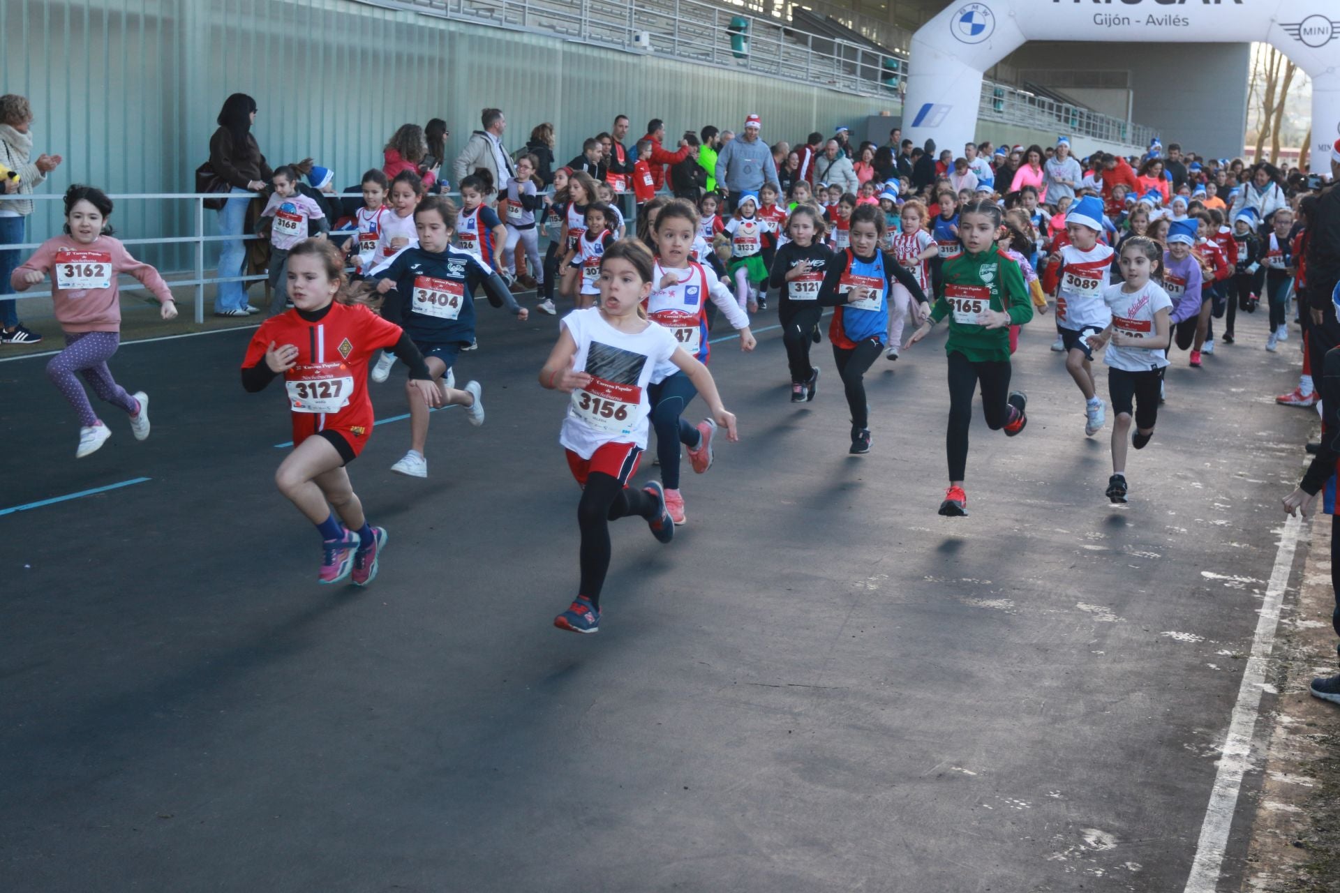 Una carrera mañanera para empezar la Nochebuena en Gijón