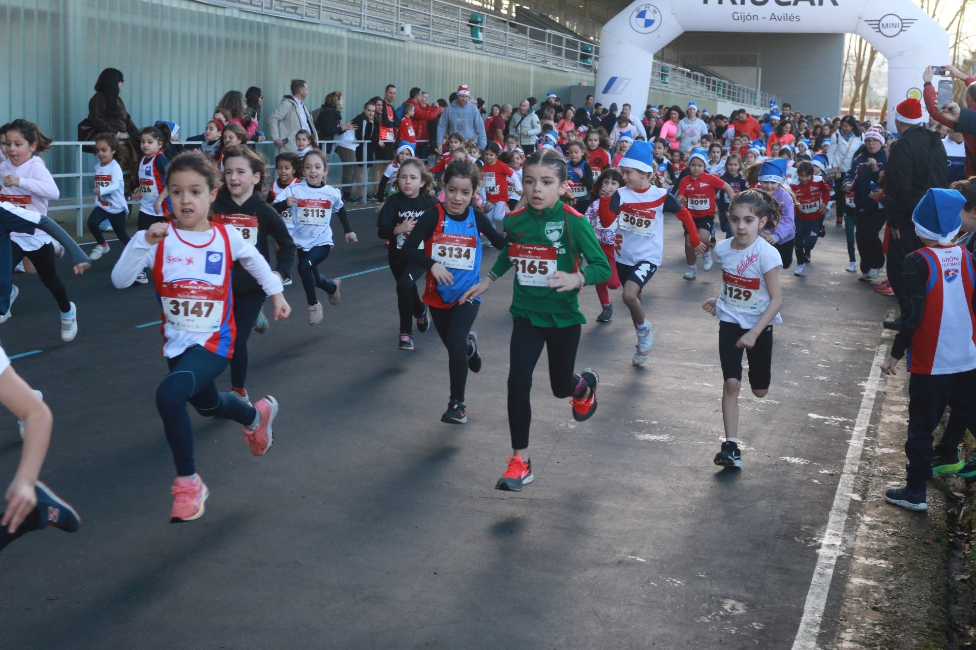 Una carrera mañanera para empezar la Nochebuena en Gijón