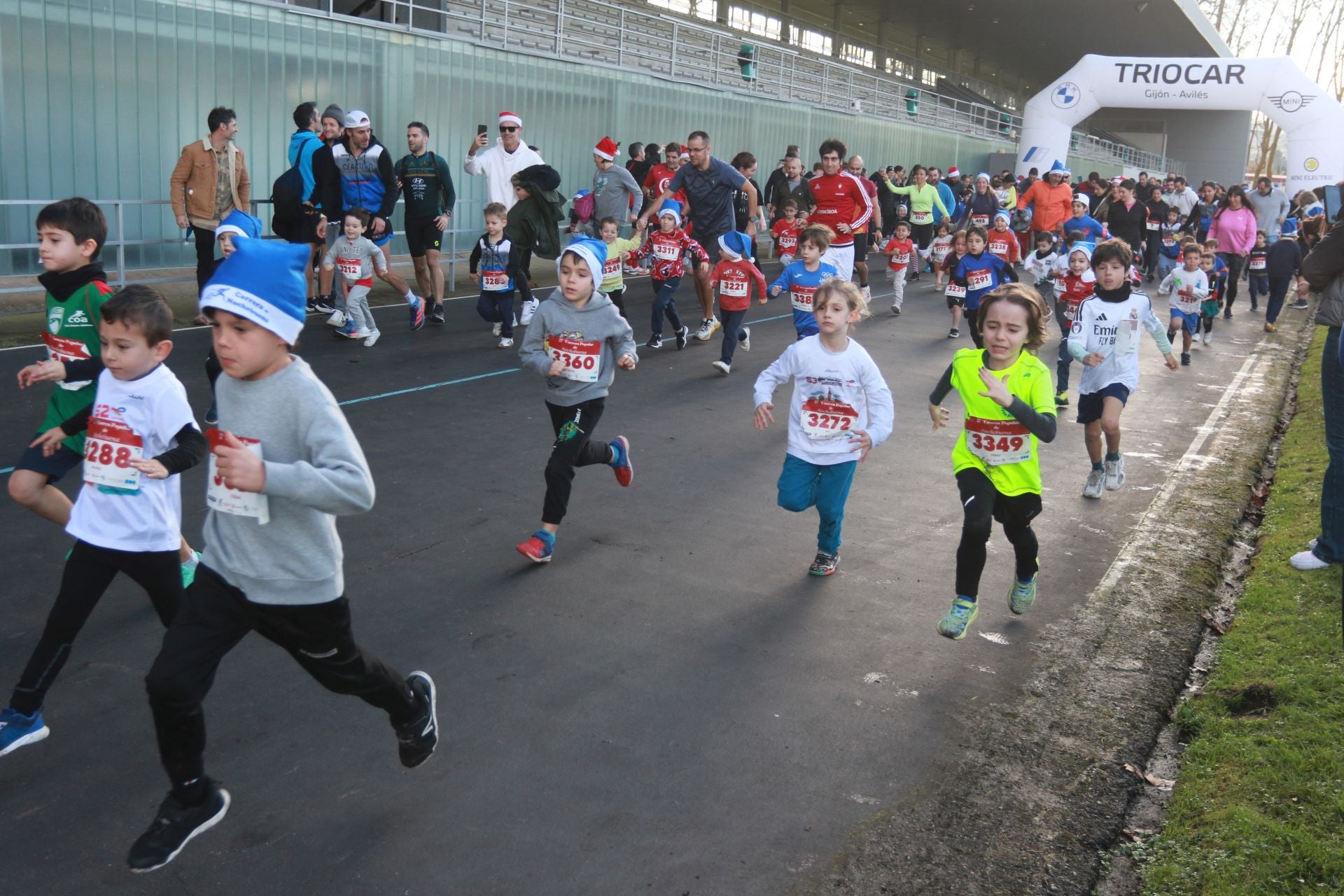 Una carrera mañanera para empezar la Nochebuena en Gijón