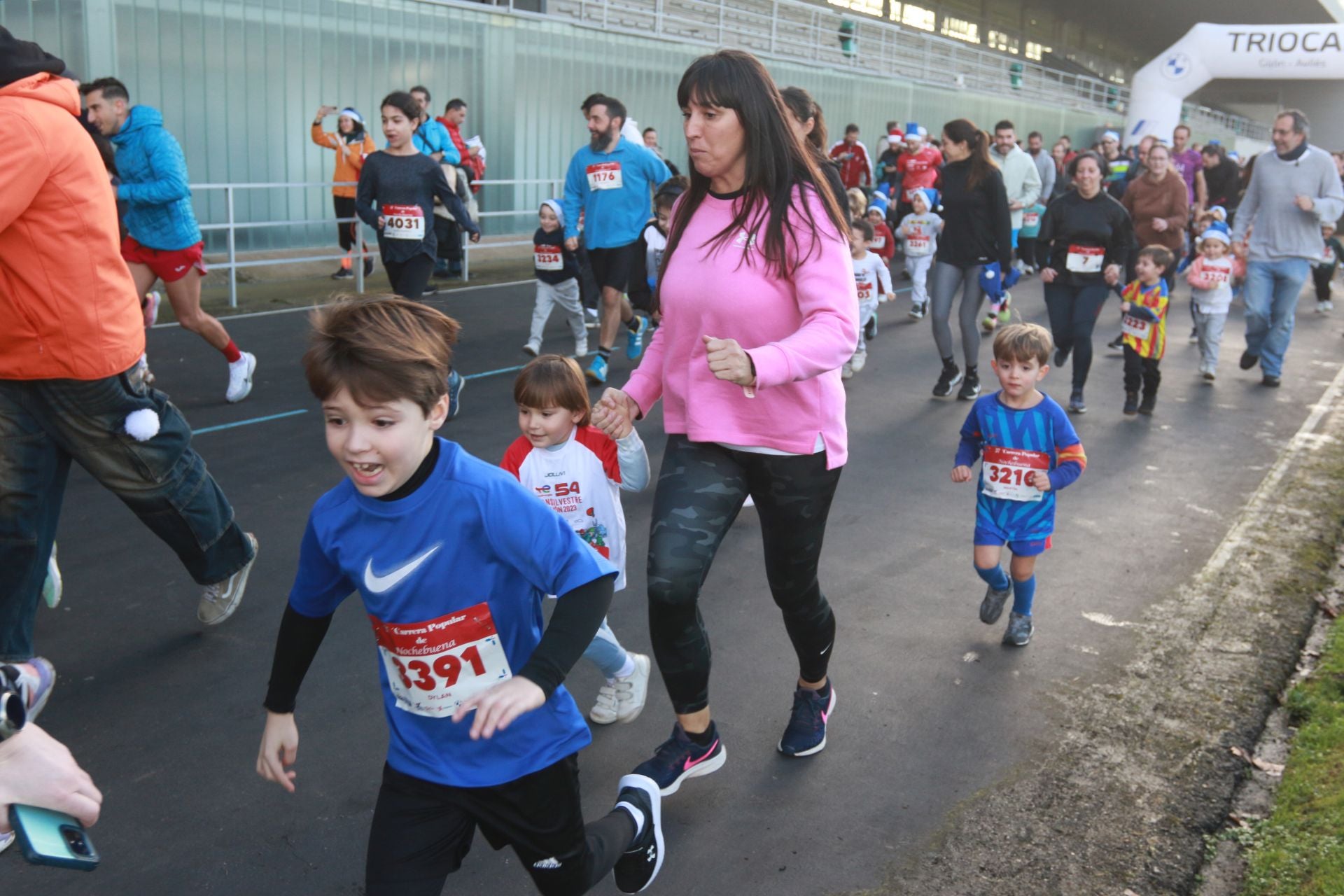 Una carrera mañanera para empezar la Nochebuena en Gijón