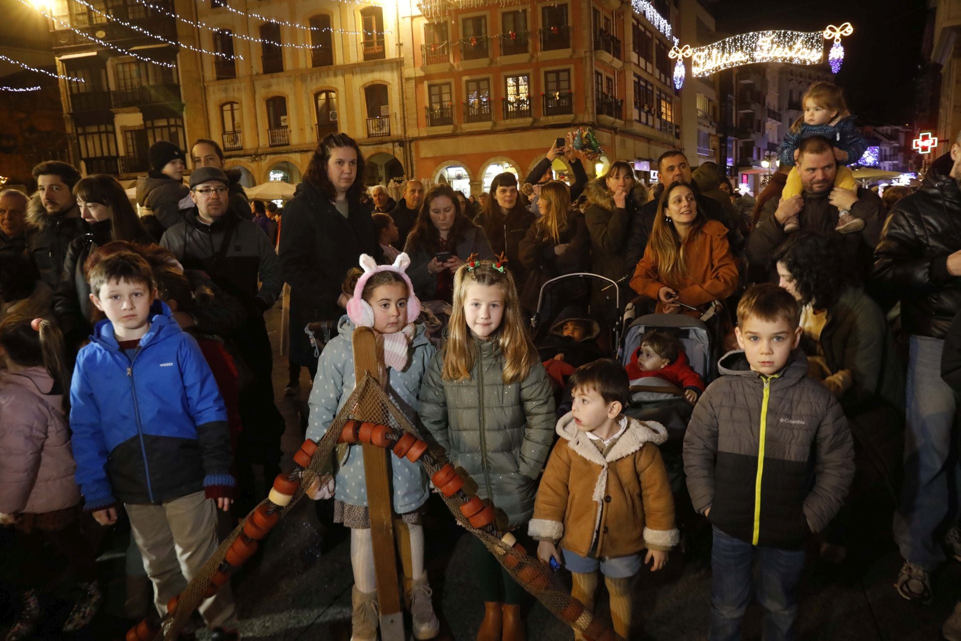 L&#039;Anguleru y Lolina reparten ilusión en Avilés