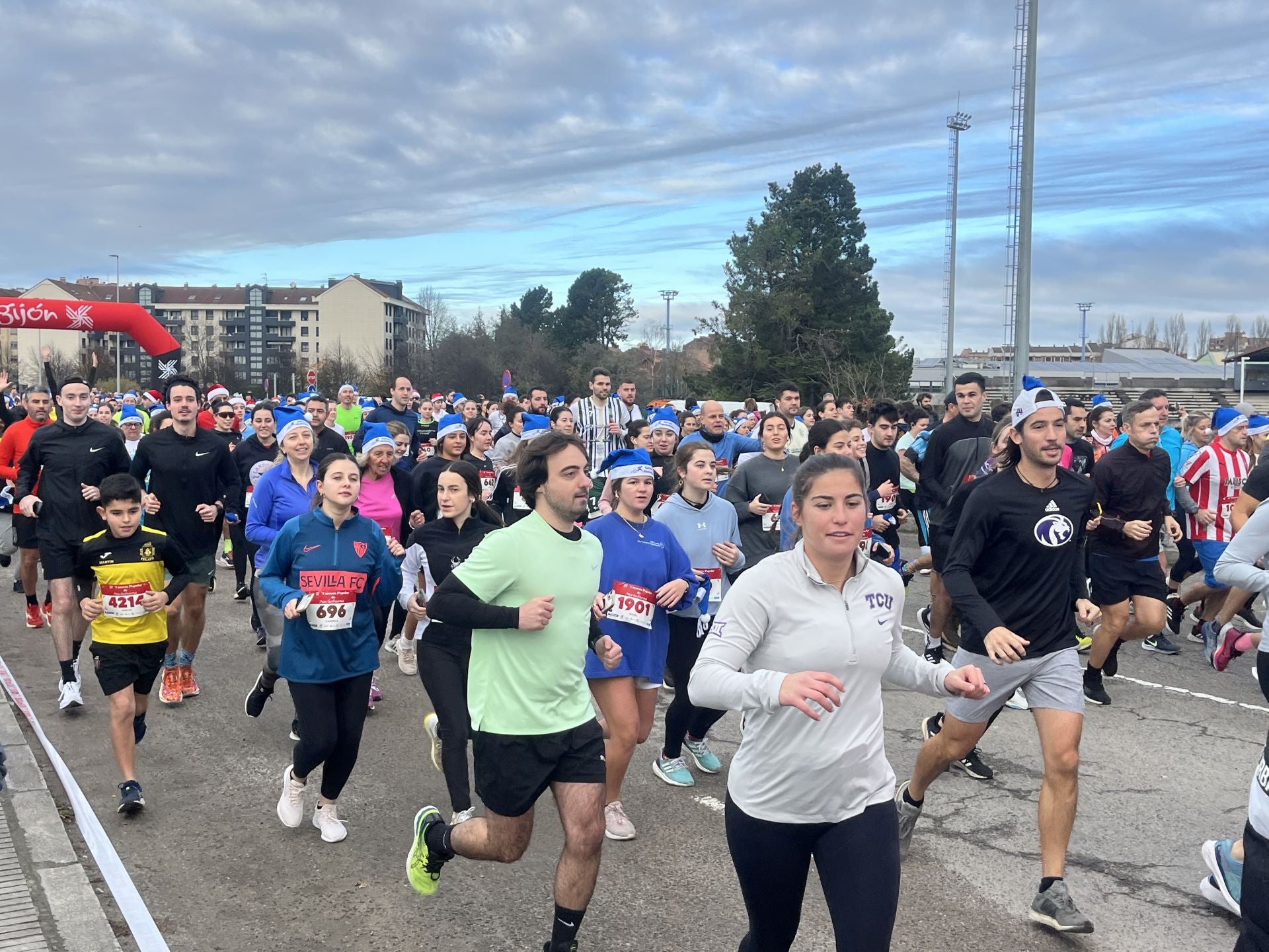 Una carrera mañanera para empezar la Nochebuena en Gijón