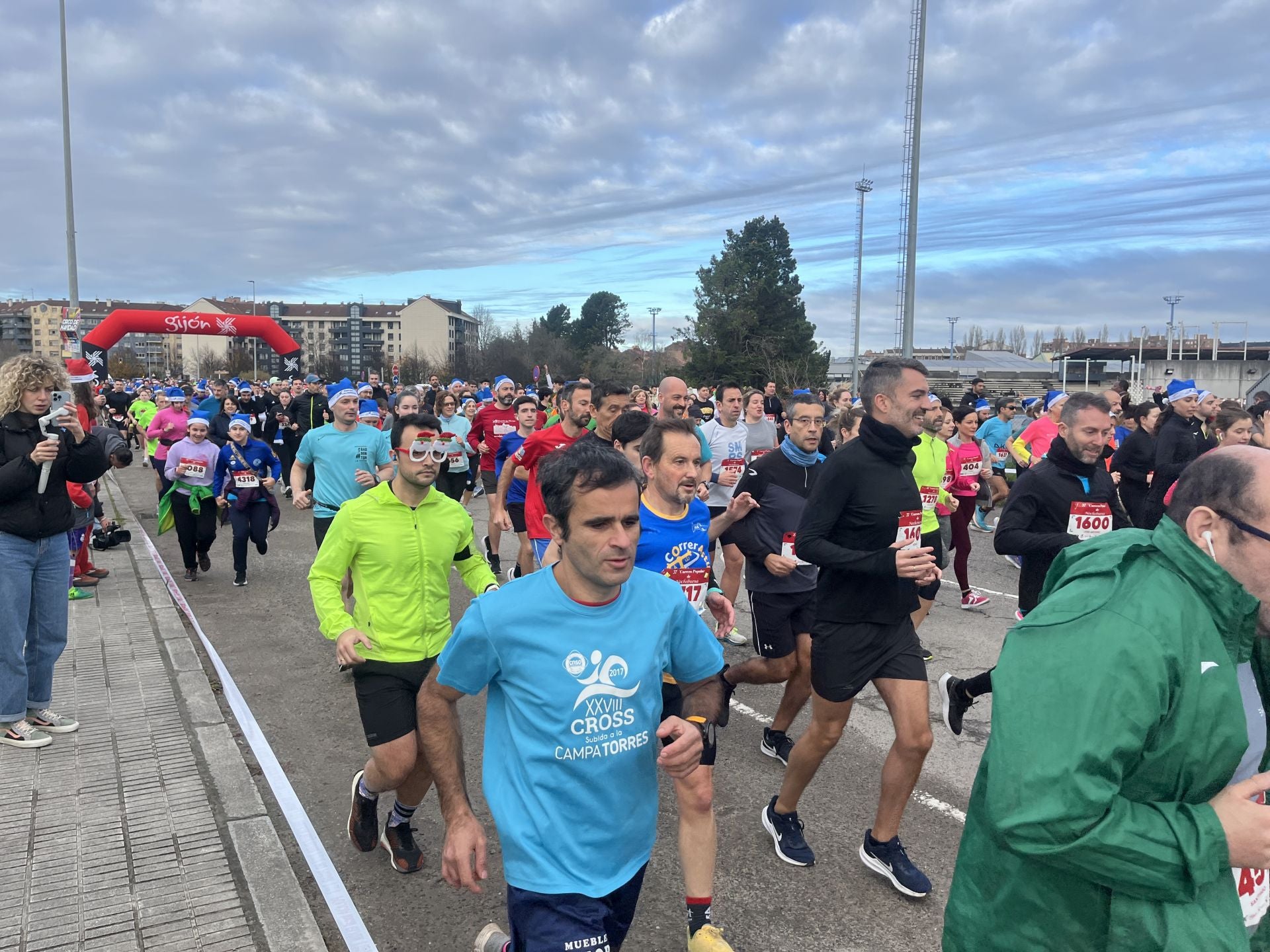 Una carrera mañanera para empezar la Nochebuena en Gijón