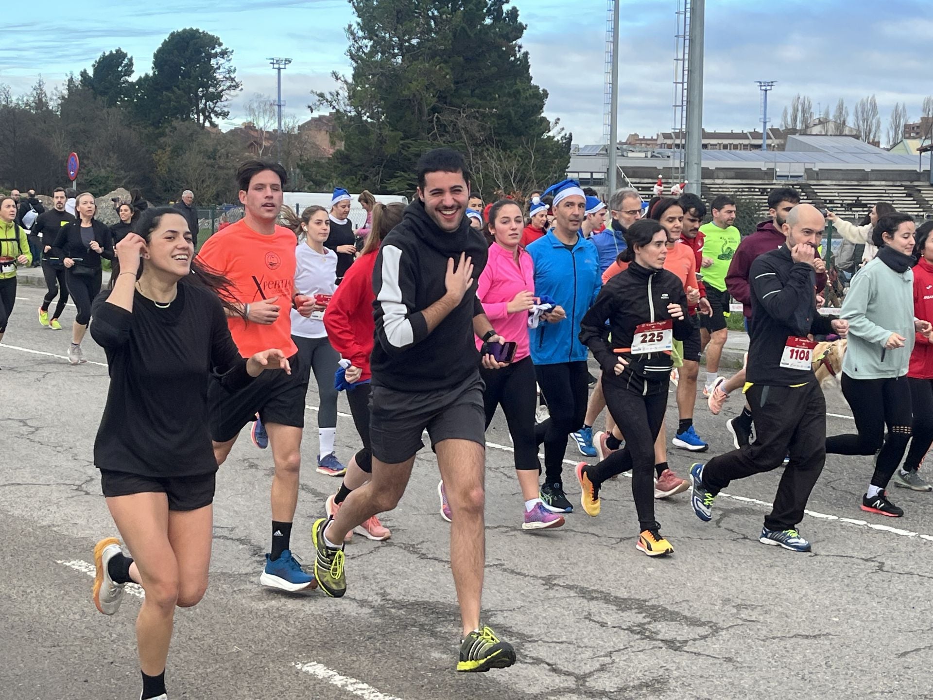 Una carrera mañanera para empezar la Nochebuena en Gijón