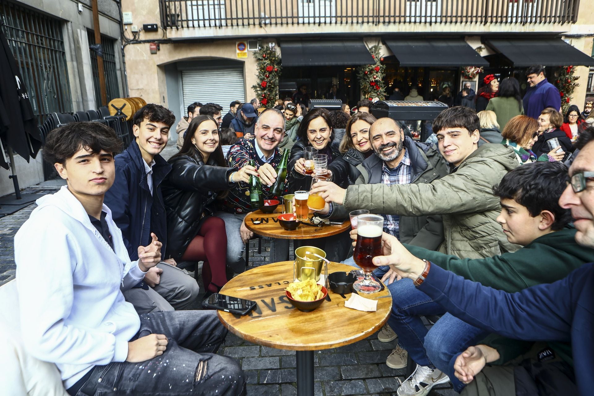 De vermuteo en Nochebuena: Asturias brinda en las terrazas