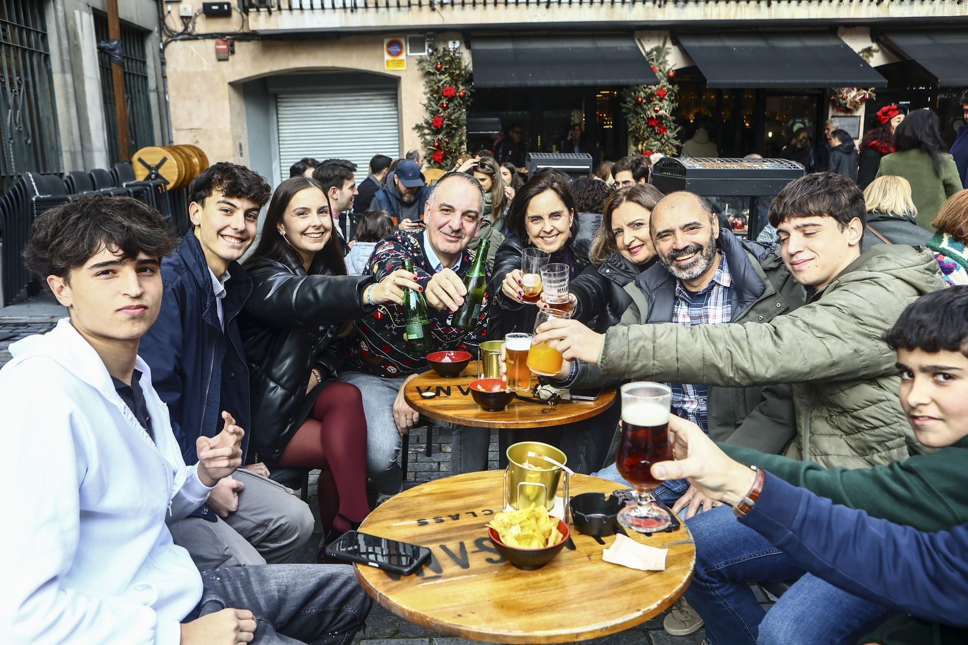 De vermuteo en Nochebuena: Asturias brinda en las terrazas