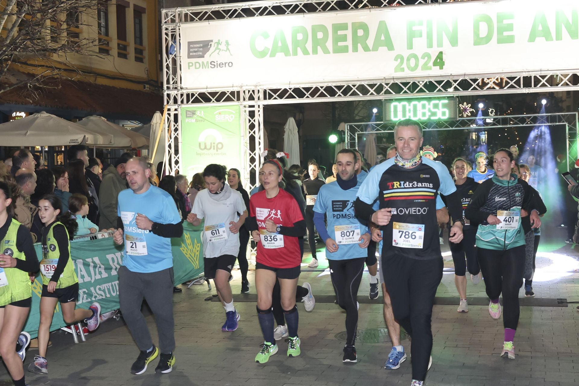 Siero se adelanta a la Nochevieja: todas las fotos de la Carrera de Fin de año