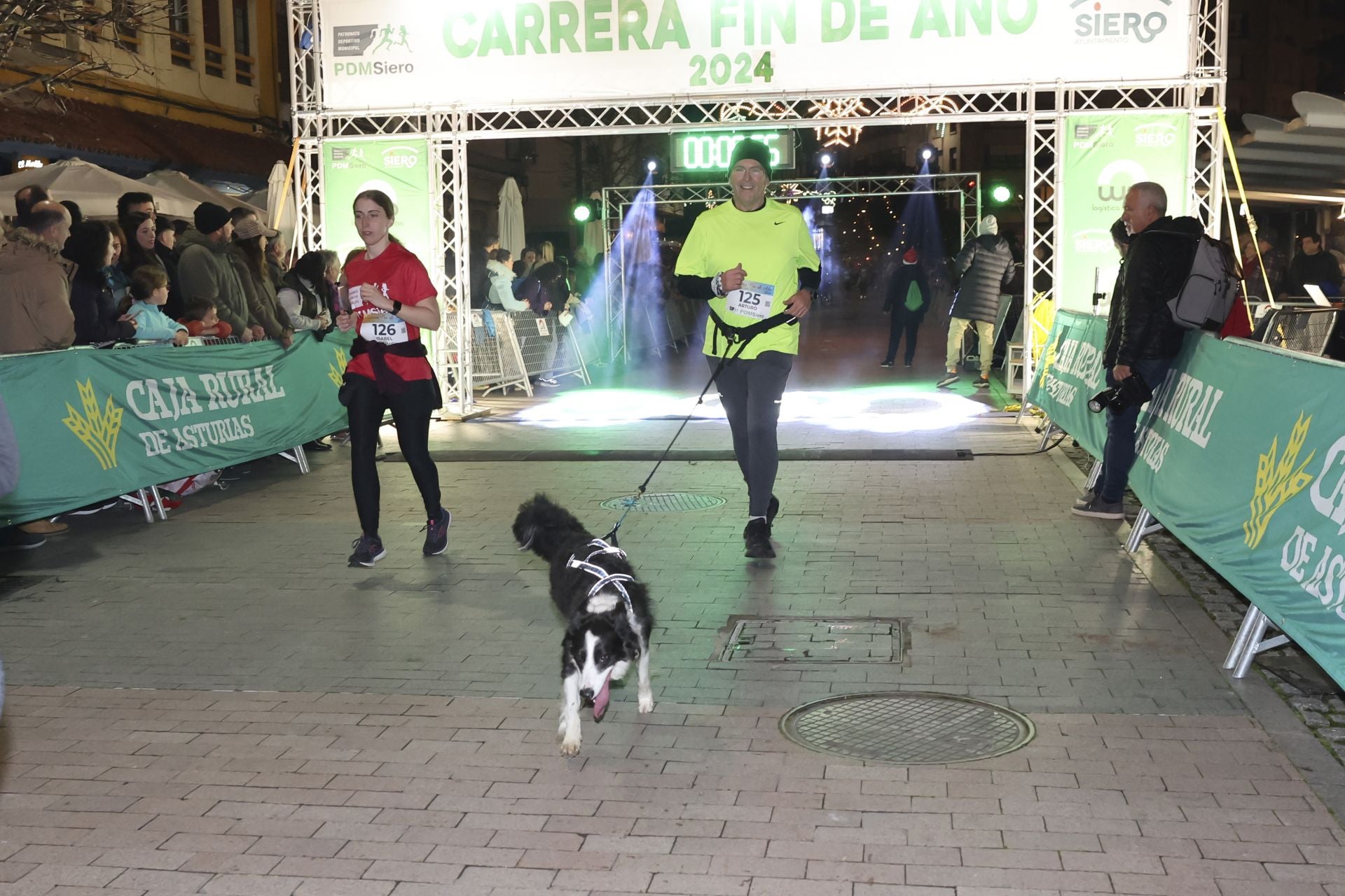 Siero se adelanta a la Nochevieja: todas las fotos de la Carrera de Fin de año