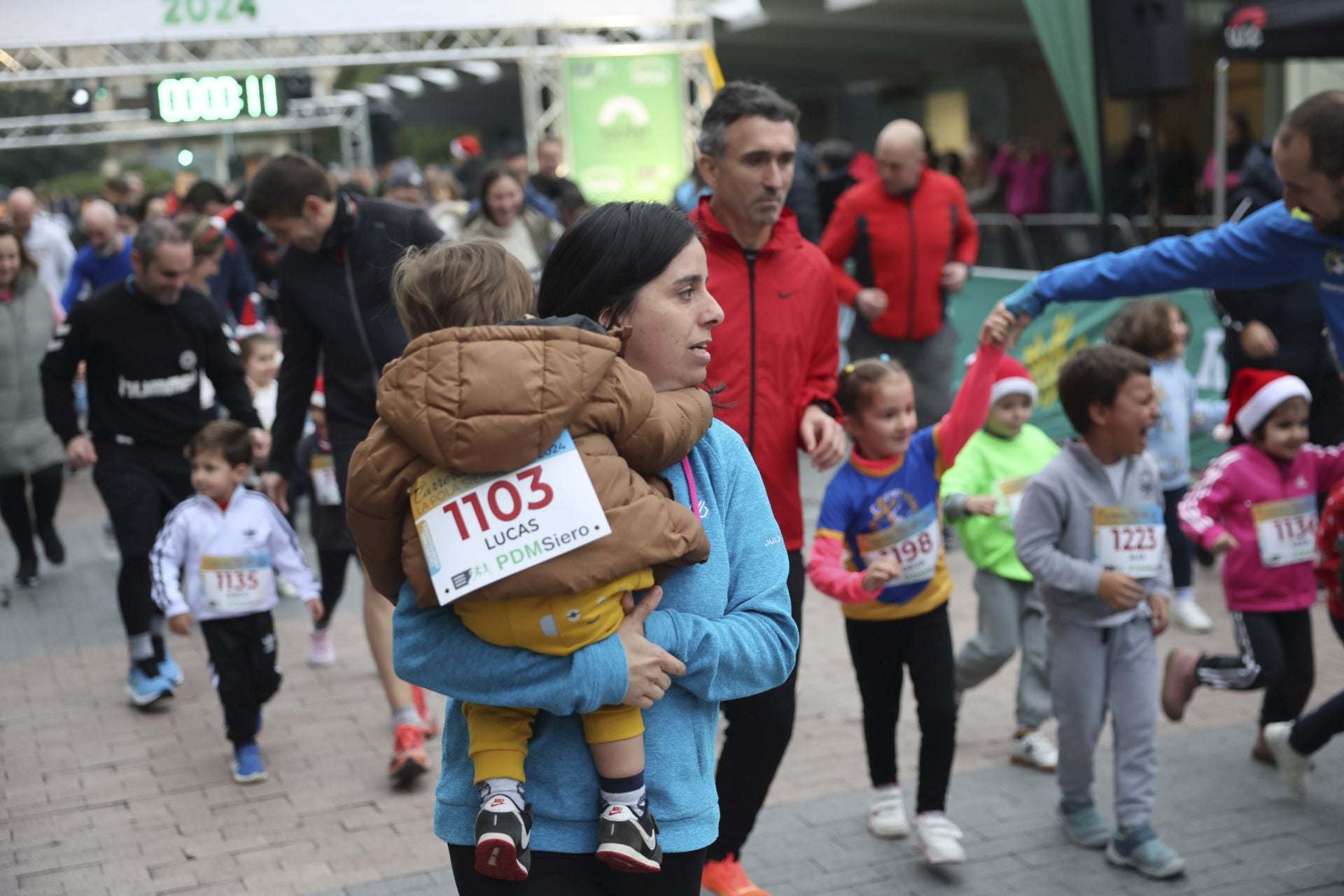 Siero se adelanta a la Nochevieja: todas las fotos de la Carrera de Fin de año