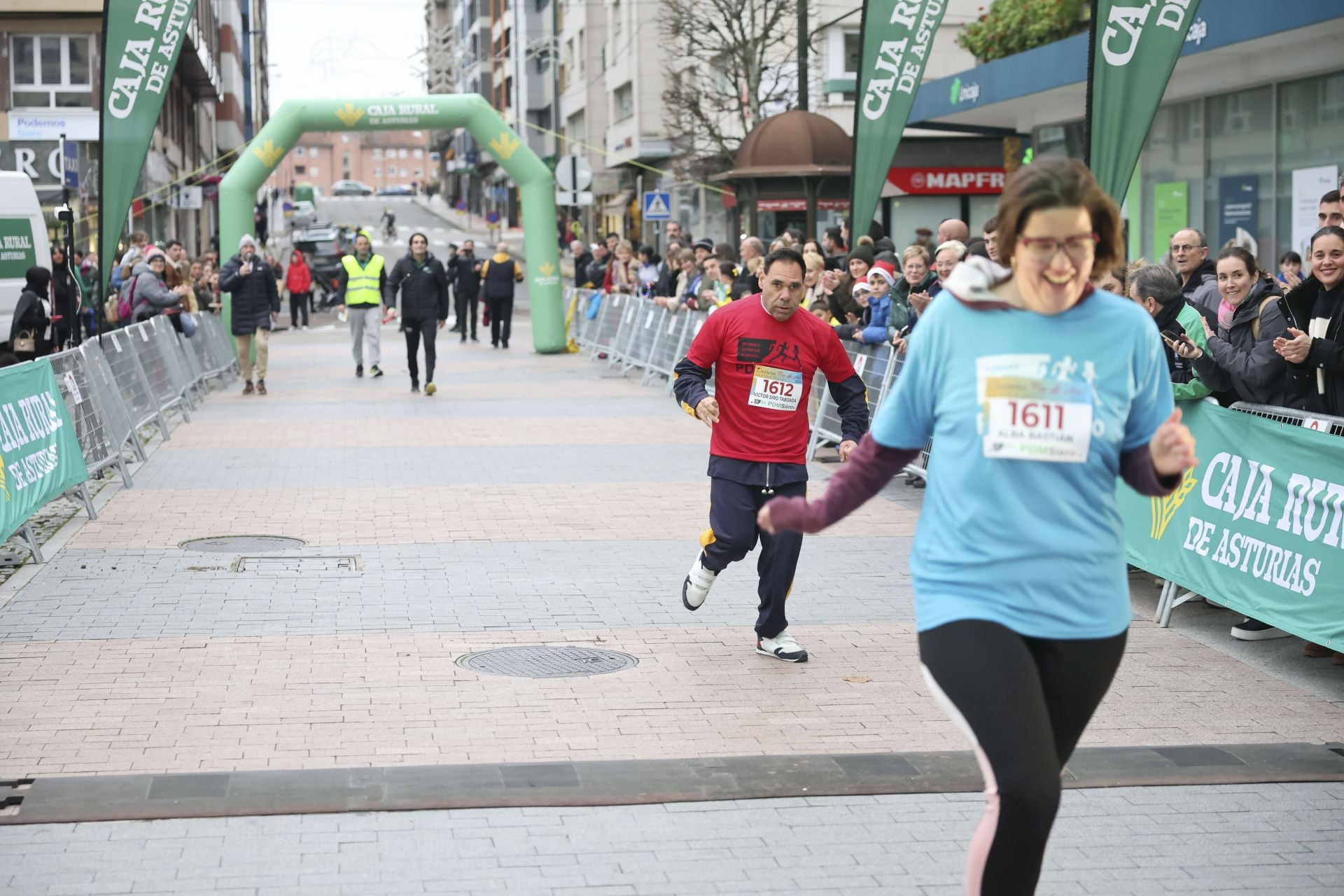 Siero se adelanta a la Nochevieja: todas las fotos de la Carrera de Fin de año