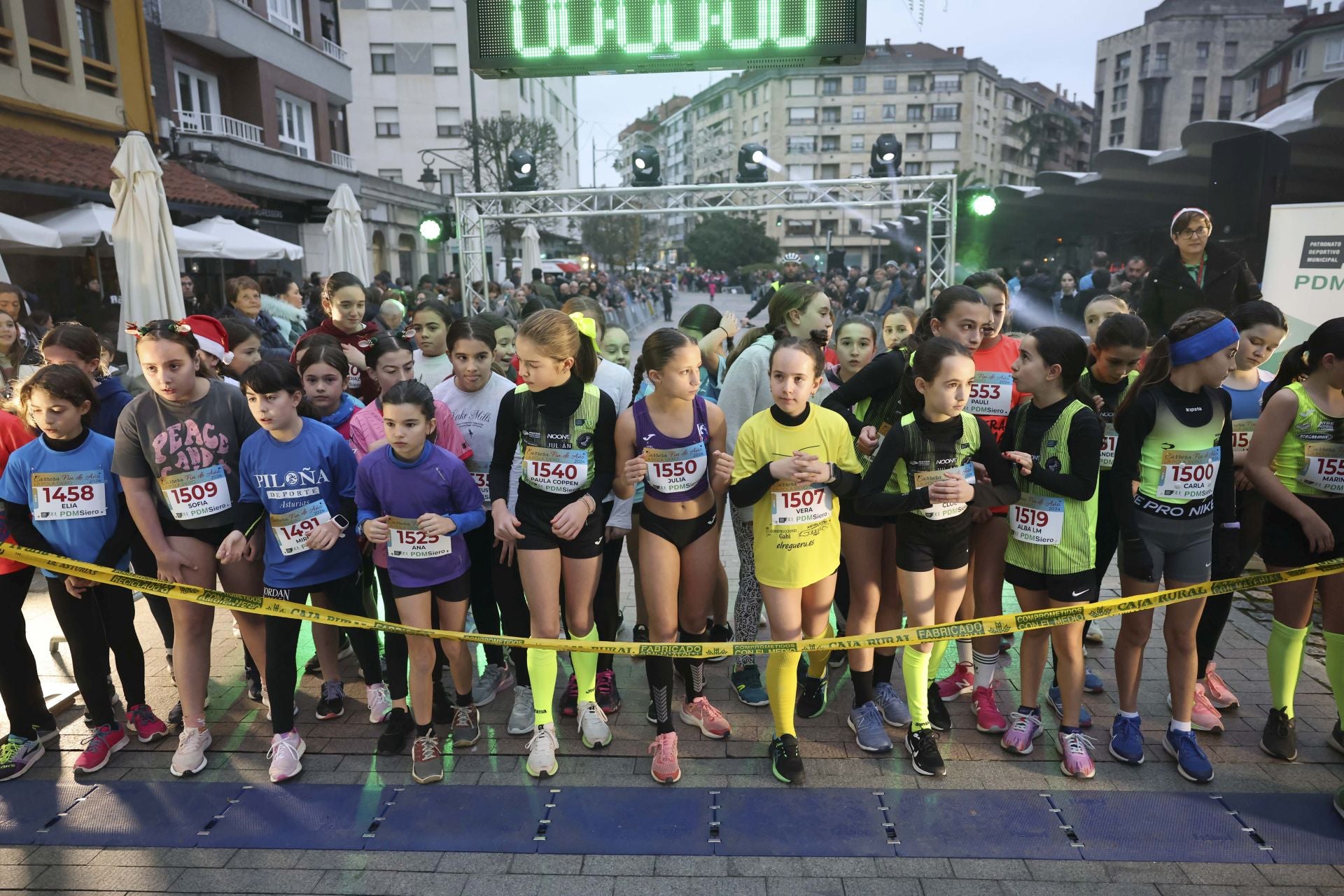 Siero se adelanta a la Nochevieja: todas las fotos de la Carrera de Fin de año