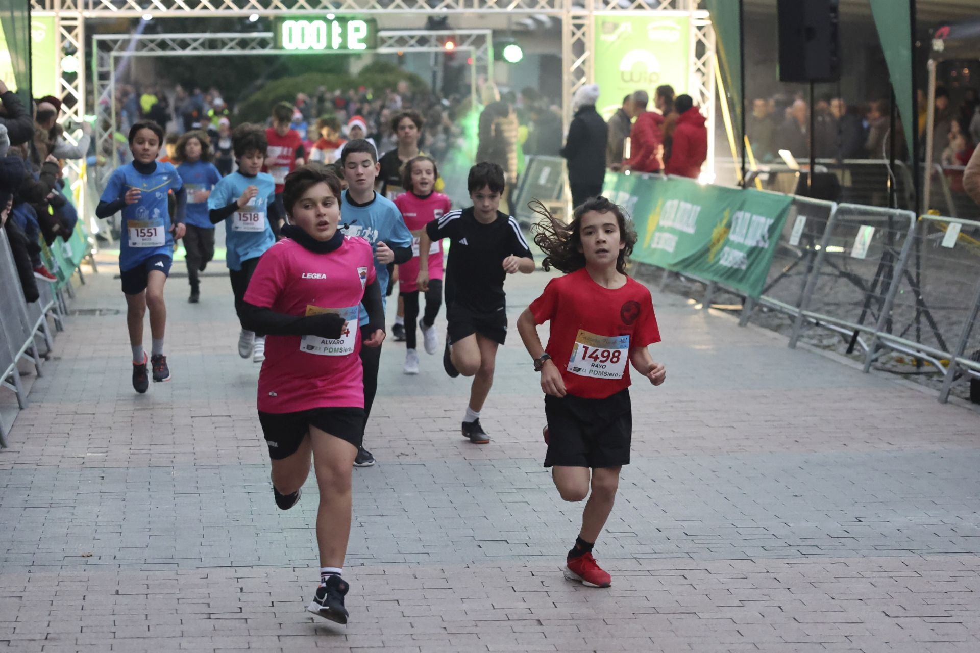 Siero se adelanta a la Nochevieja: todas las fotos de la Carrera de Fin de año