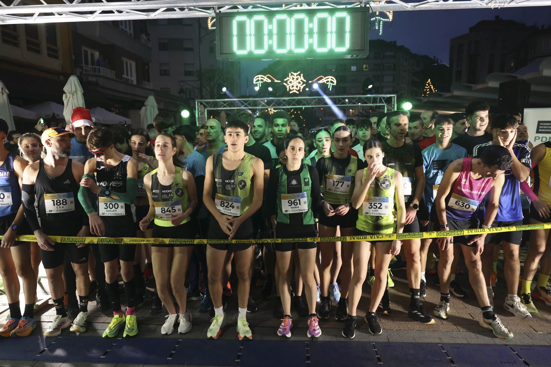 Siero se adelanta a la Nochevieja: todas las fotos de la Carrera de Fin de año