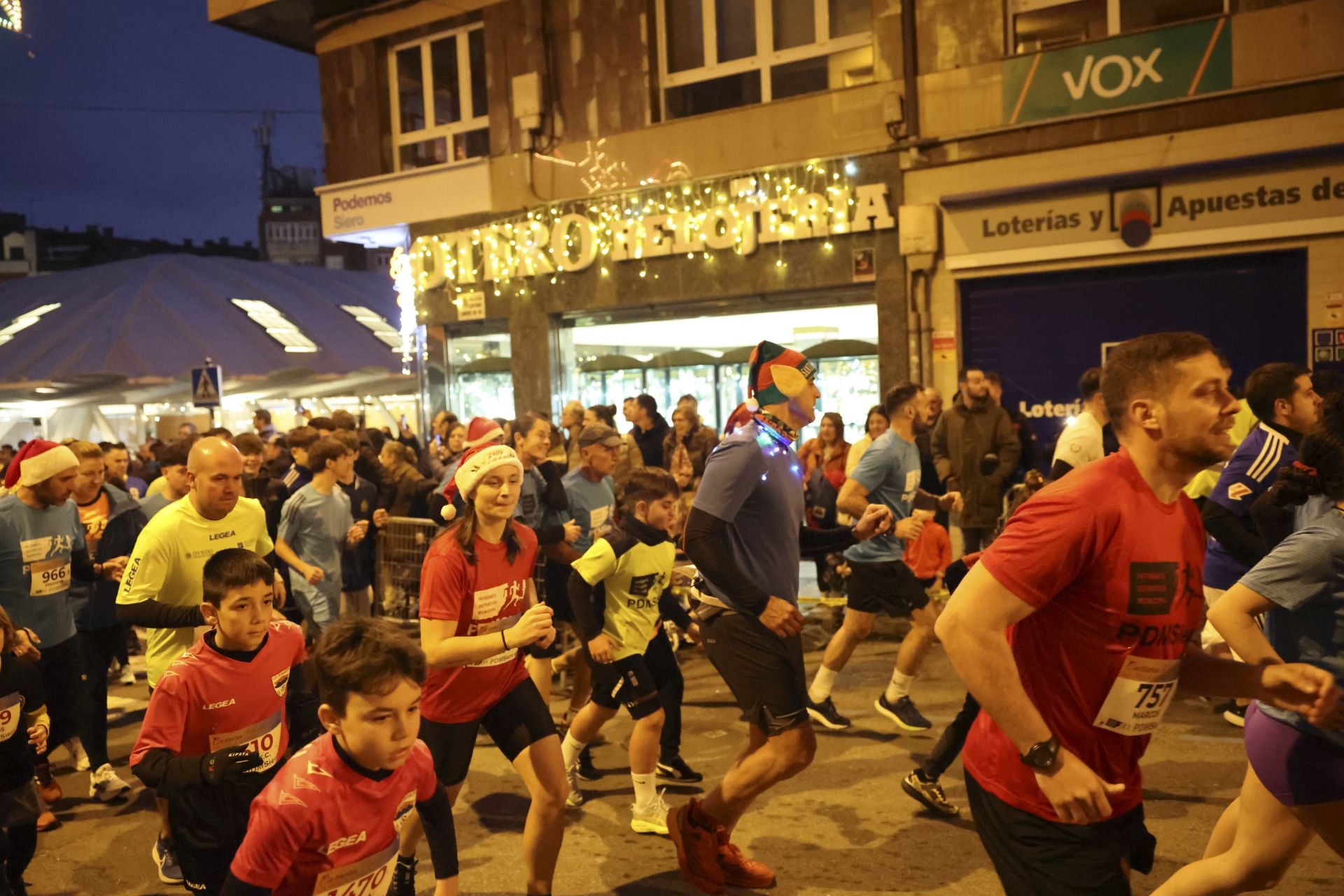 Siero se adelanta a la Nochevieja: todas las fotos de la Carrera de Fin de año