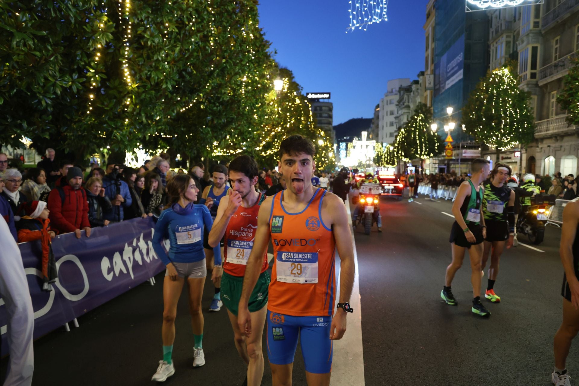 Oviedo despide el año a golpe de zapatilla por San Silvestre